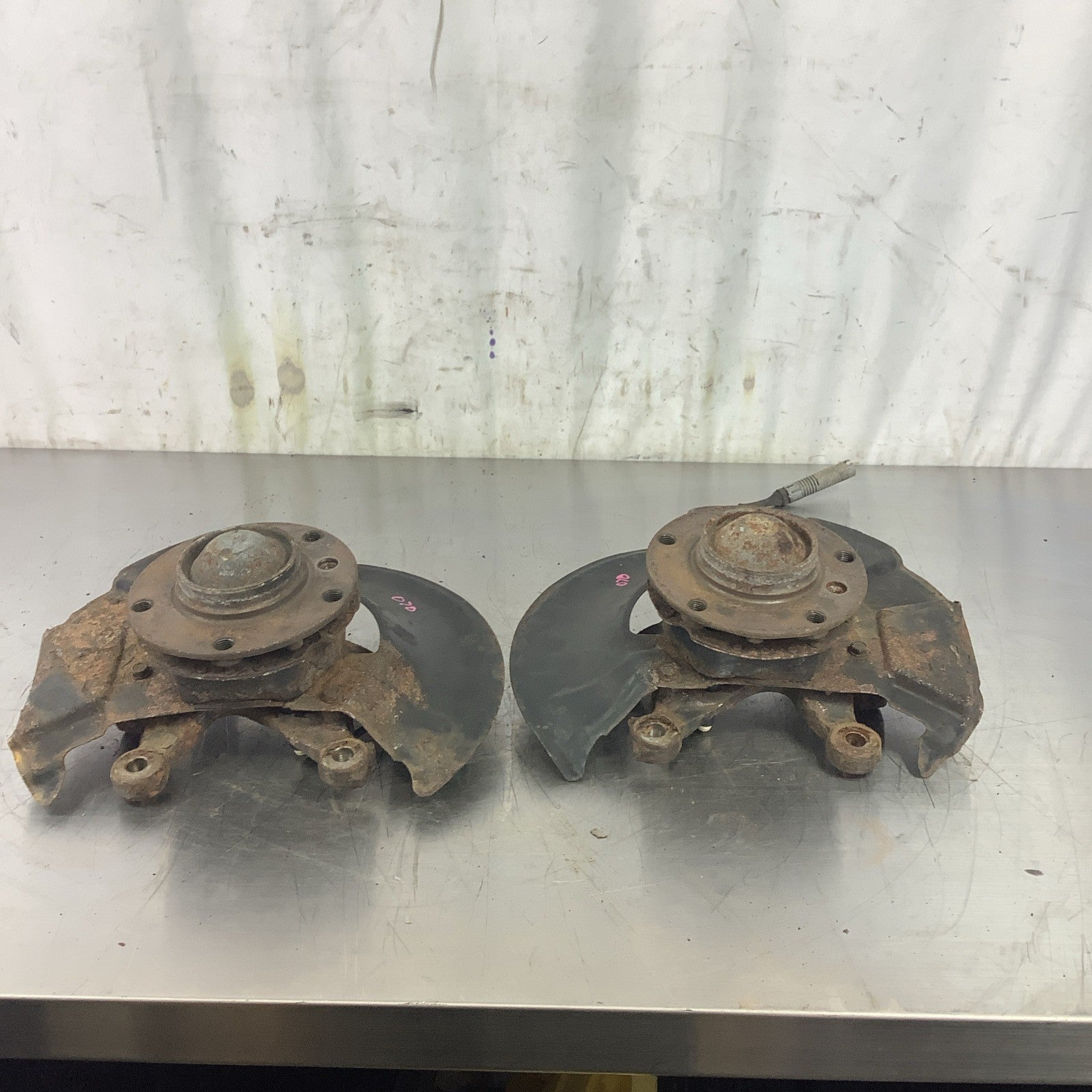 BMW E36 RWD 323 325 328 FRONT PASSENGER & DRIVER WHEEL HUB KNUCKLE SPINDLE #070