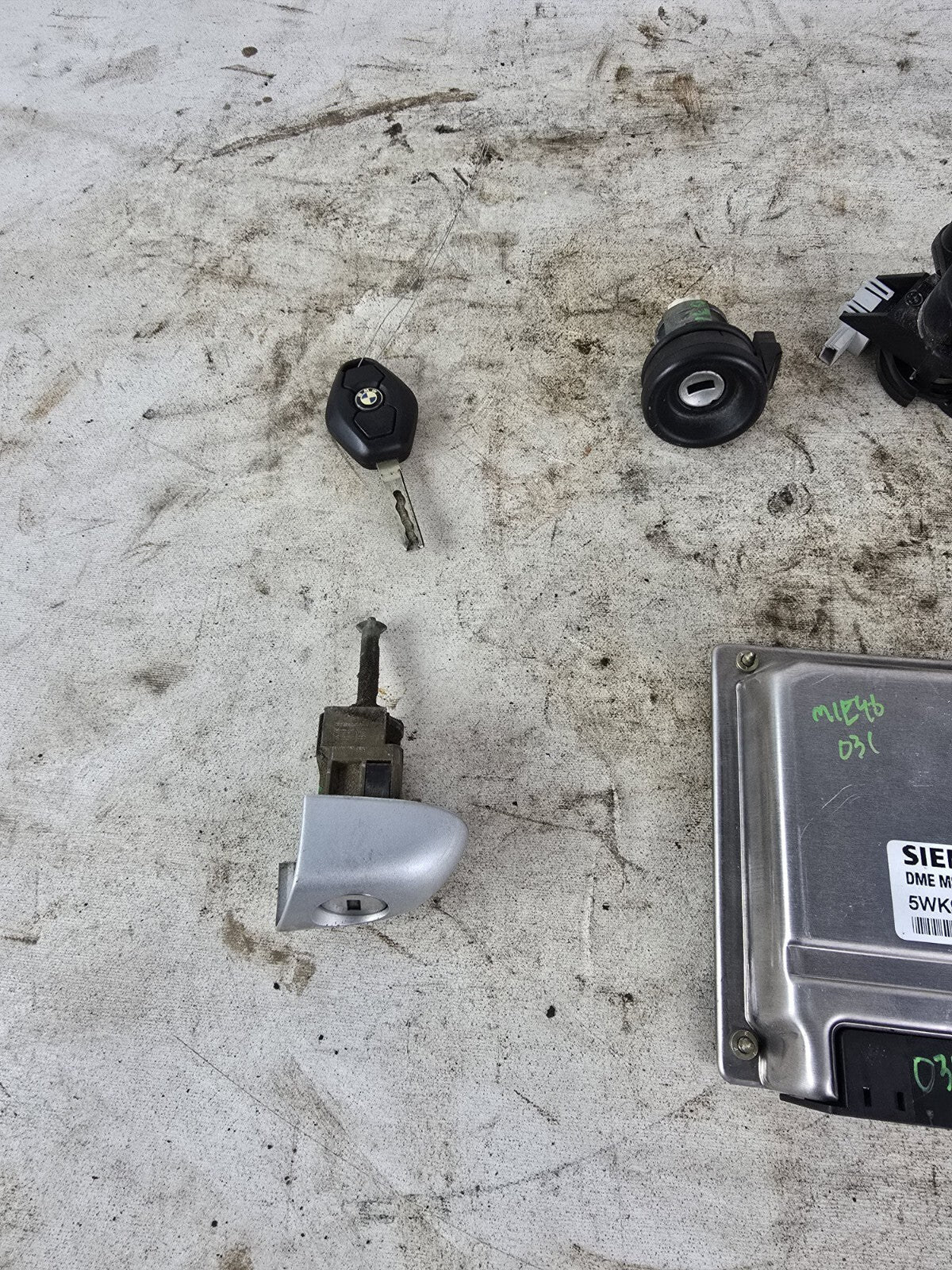 BMW E46 330XI 330I 330CI KEY IMMOBILIZER SET  W/ ECU ECM DME M/T 7511570 MS43