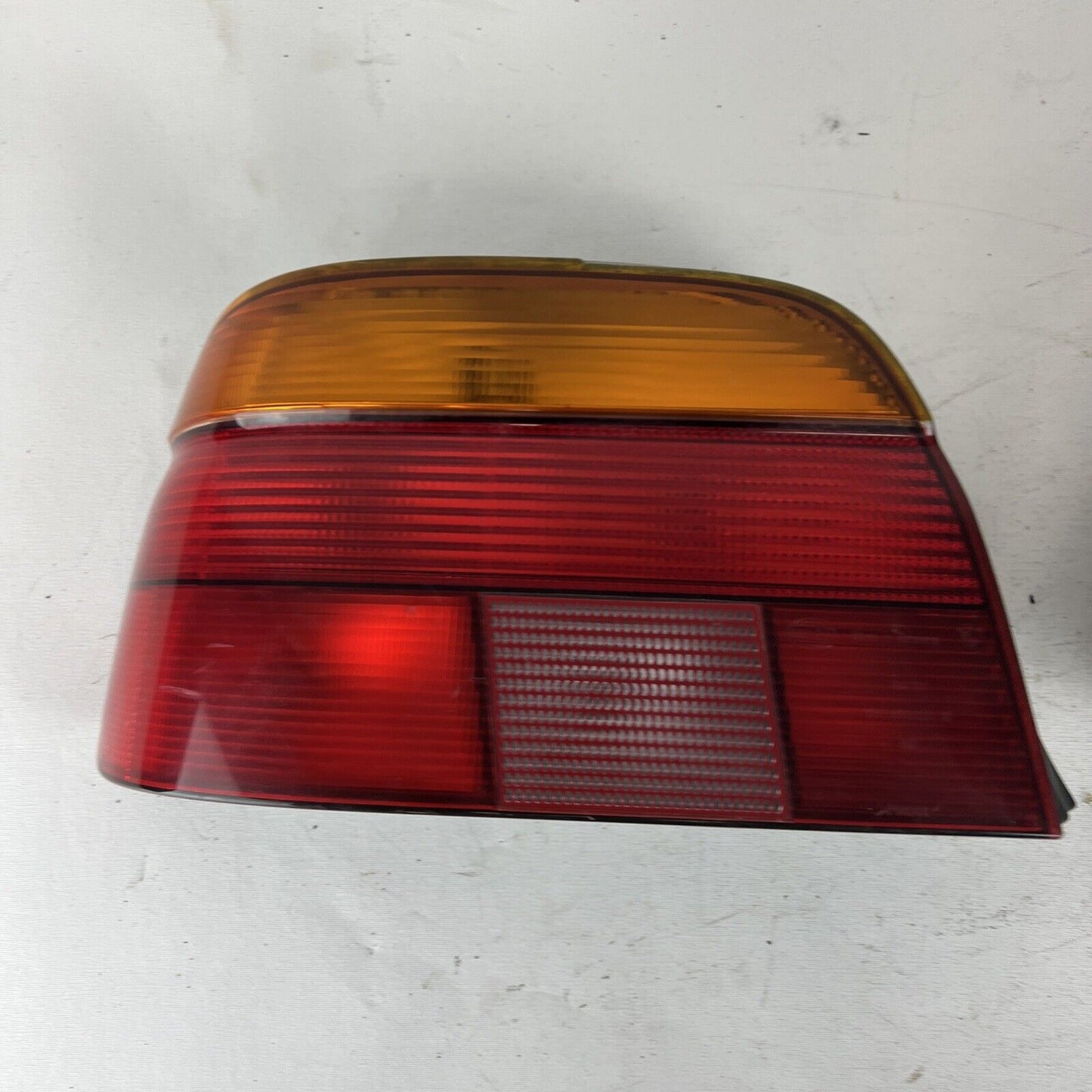 97-00 BMW E39 540i 528i PAIR REAR BRAKE TAIL LIGHT LAMPS OEM 8358033