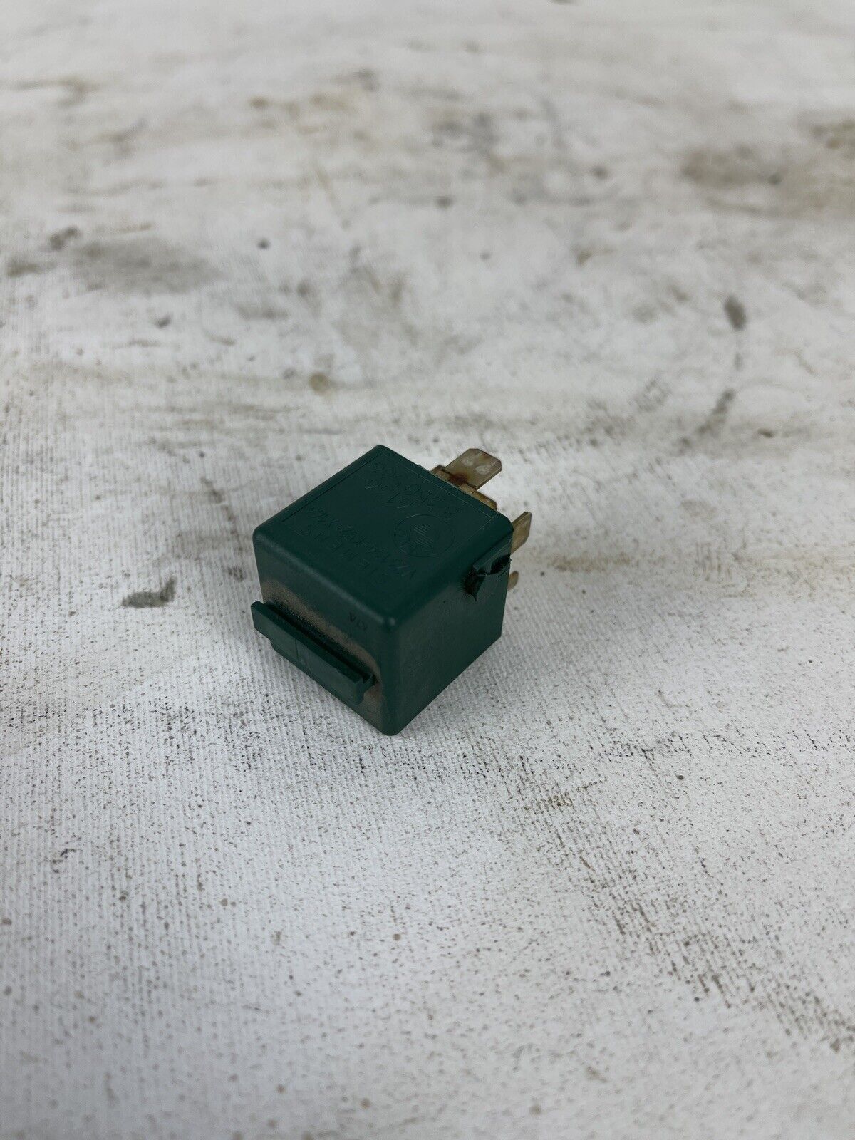 BMW DARK GREEN RELAY 61.36-8350566