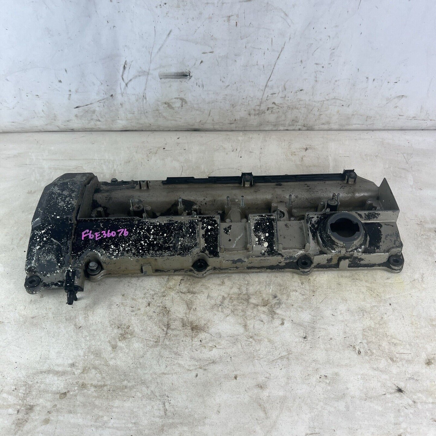 91-92 BMW E34 E36 325 525 Non Vanos OEM Valve Cover 1738175