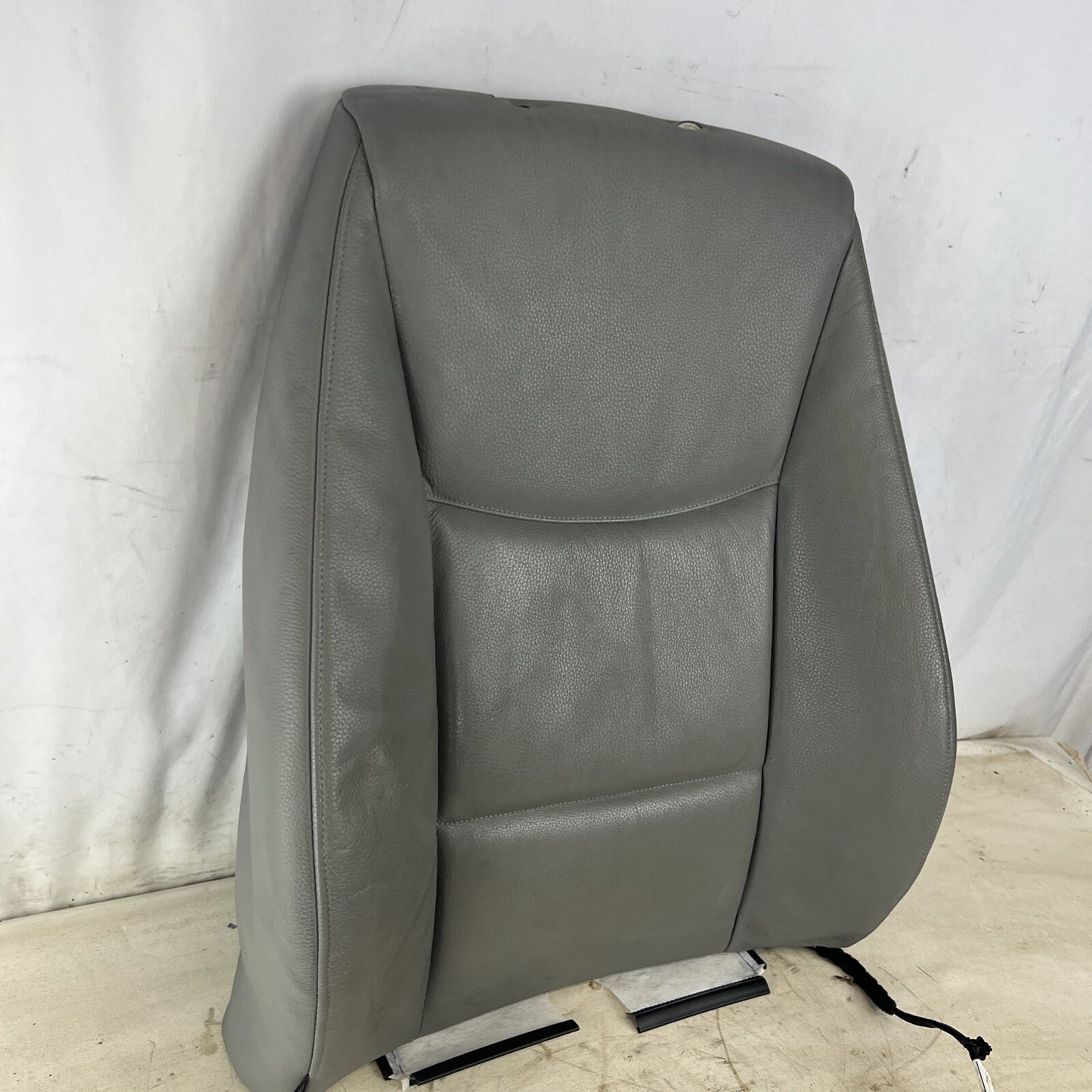 BMW E90 328 FRONT RIGHT PASSENGER SIDE SEAT UPPER BACKREST CUSHION COVER OEM