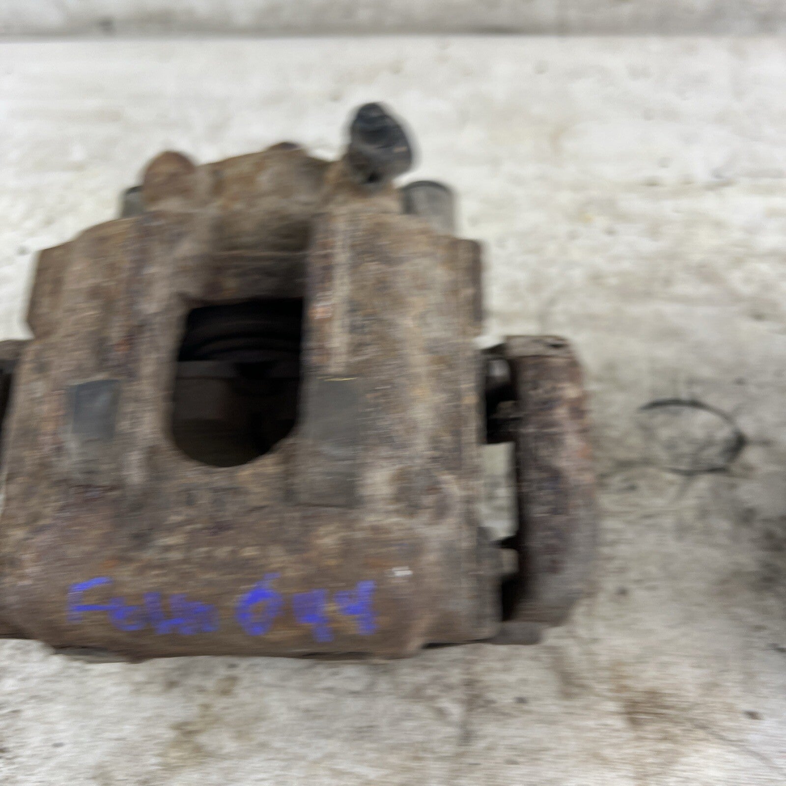 2001-2006 Genuine BMW E46 330i 330ci 330xi BRAKE CALIPERS REAR RIGHT & LEFT OEM
