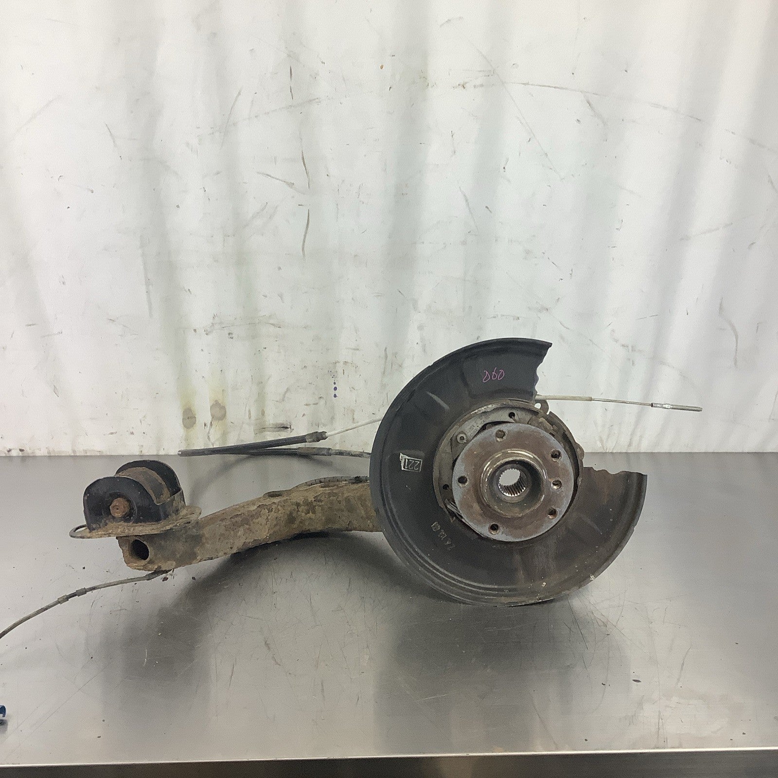 ☑️ BMW E46 Trailing Arm Hub Left Driver OEM 01-06 330i 330ci 330xi 325xi