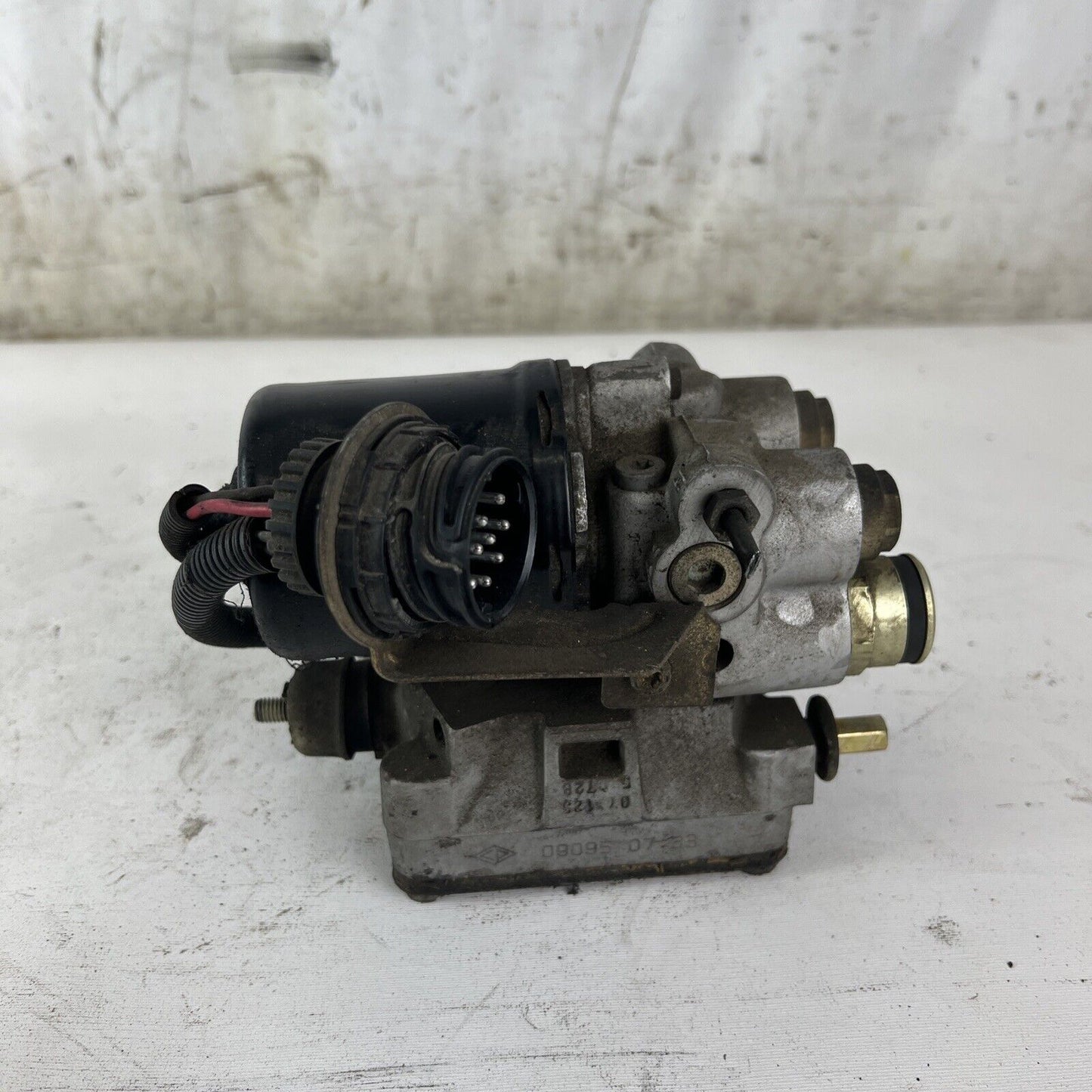 1995 E36 Sedan Anti-Lock Brake ABS With Traction Control Fits 95-97 OEM BMW