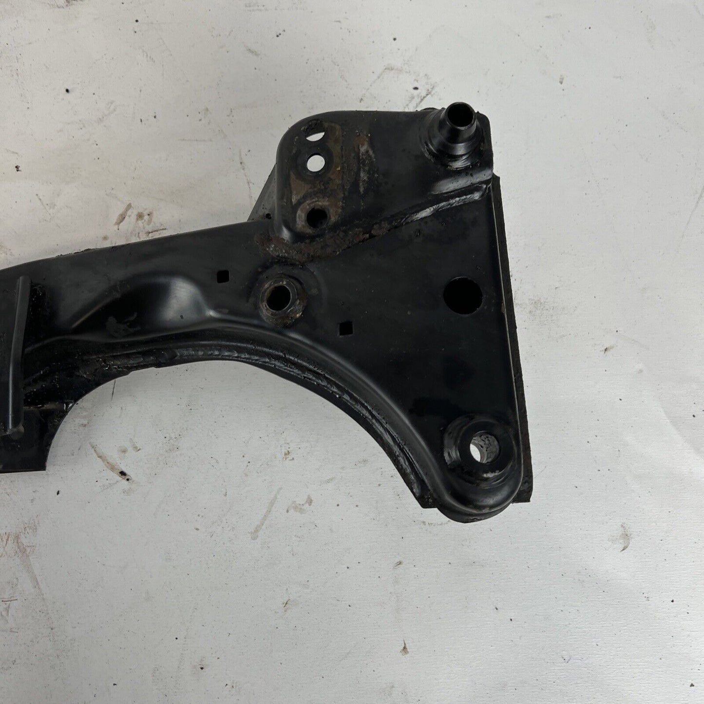 2001-2005 BMW 325i 330i E46 SEDAN FRONT ENGINE CRADLE SUBFRAME CROSSMEMBER OEM