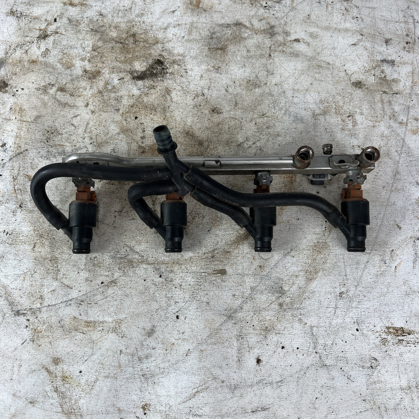 Used 1995-2000 BMW E36 318i 318ti M44 Fuel Rail w/ Injectors 1433519 0280151053