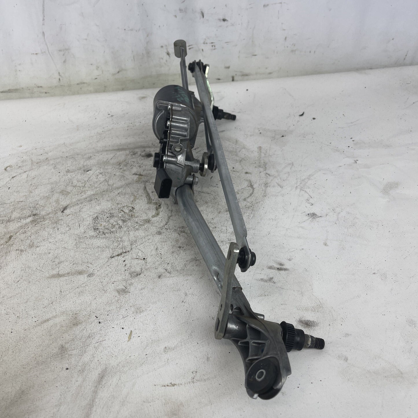 BMW 3 SERIES 2006 - 2011 E90 E92 WINDSHIELD WIPER ARM LINKAGE TRANSMISSION OEM