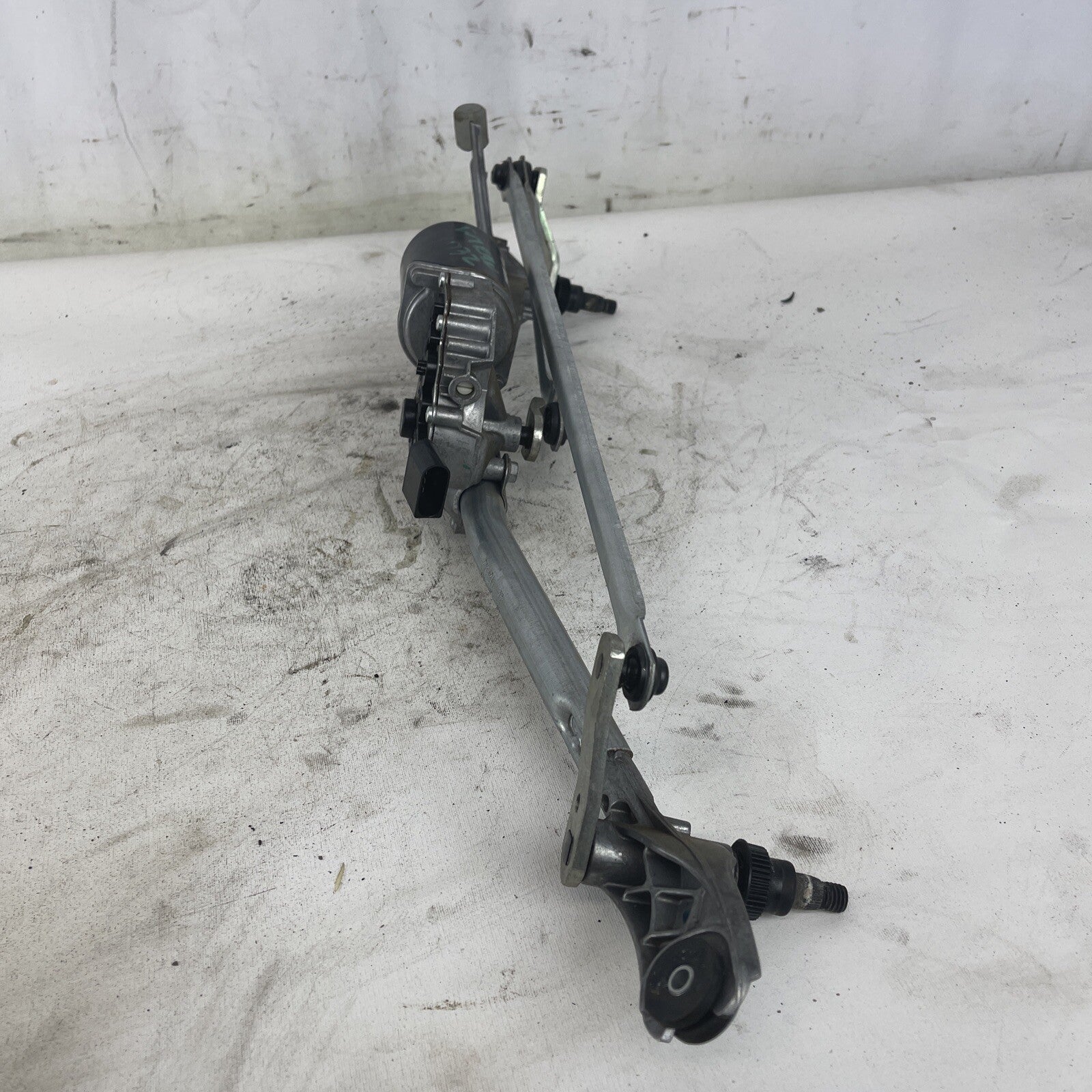 BMW 3 SERIES 2006 - 2011 E90 E92 WINDSHIELD WIPER ARM LINKAGE TRANSMISSION OEM