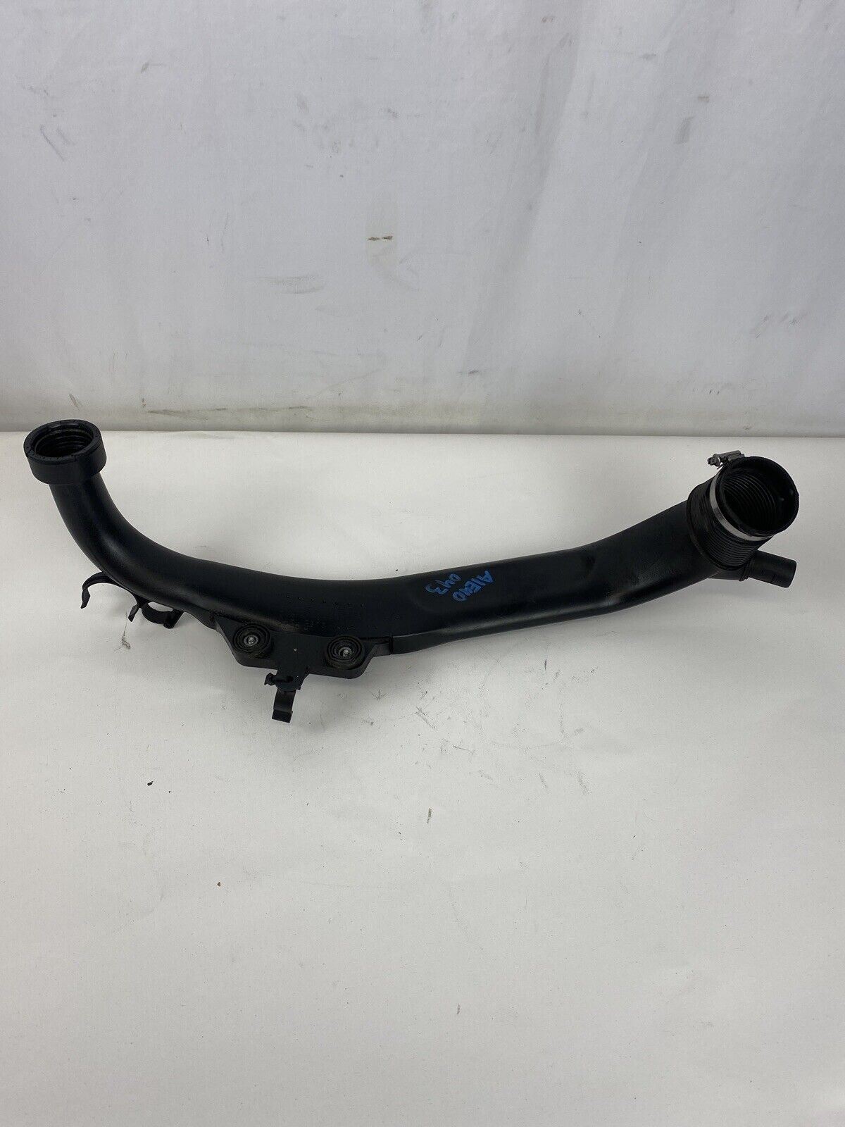 BMW 07-10 E90 E82 E60 AIR INTAKE DUCT TUBE FRONT ENGINE INDUCTION PIPE OEM