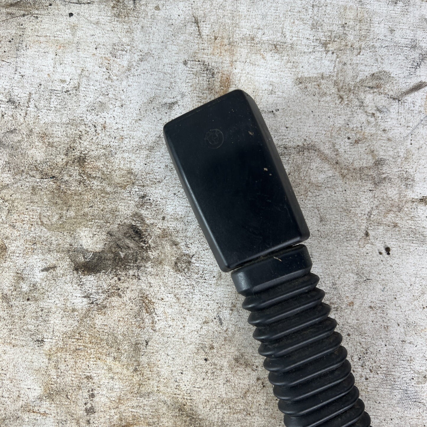 BMW E46 Seat Belt Tensioner Receiver Right Front 8257790 99-06 323 325 328 330