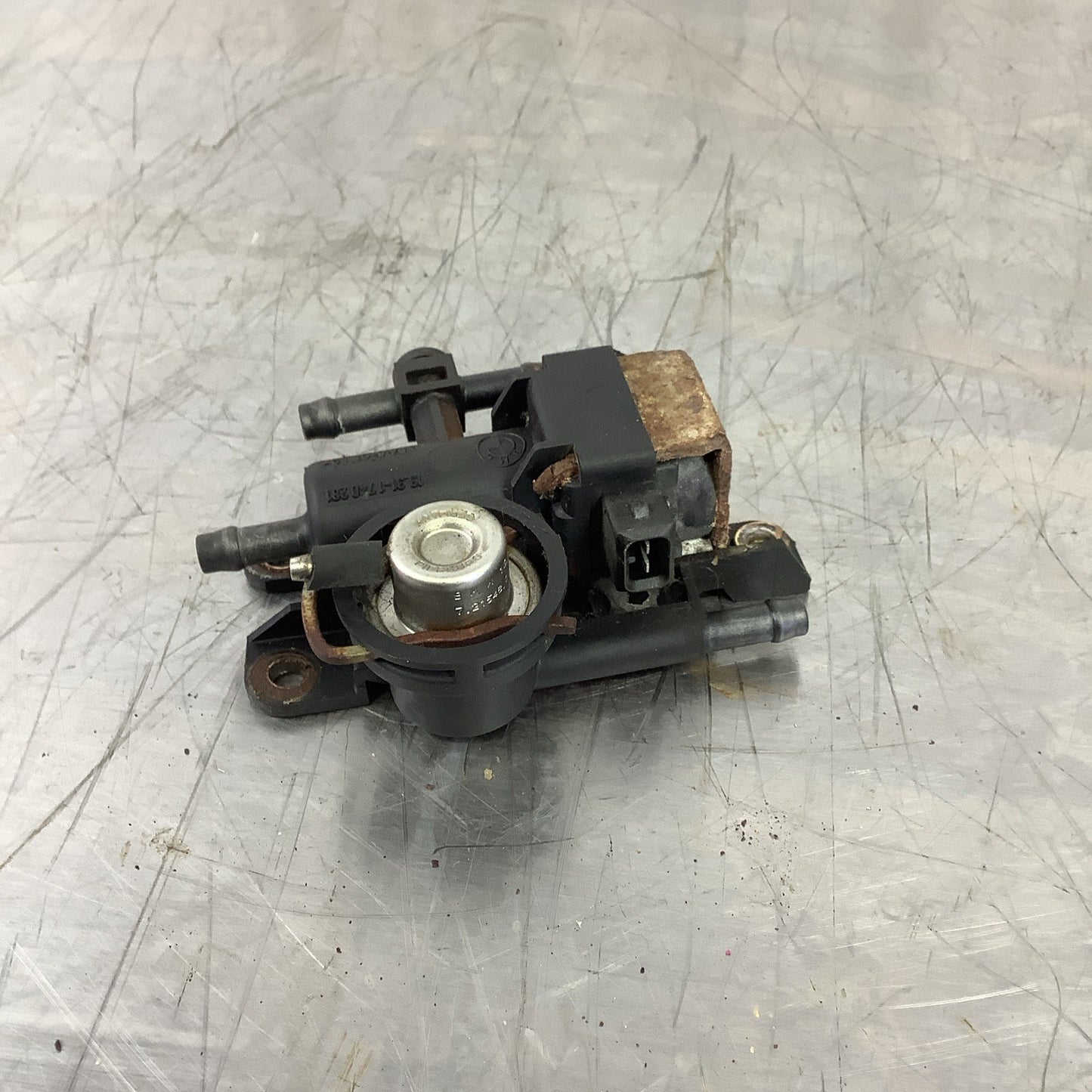 92-02 BMW E36 E38 E39 328 M3 Z3 Fuel Pressure Regulator Control Valve 3/2 OEM✅