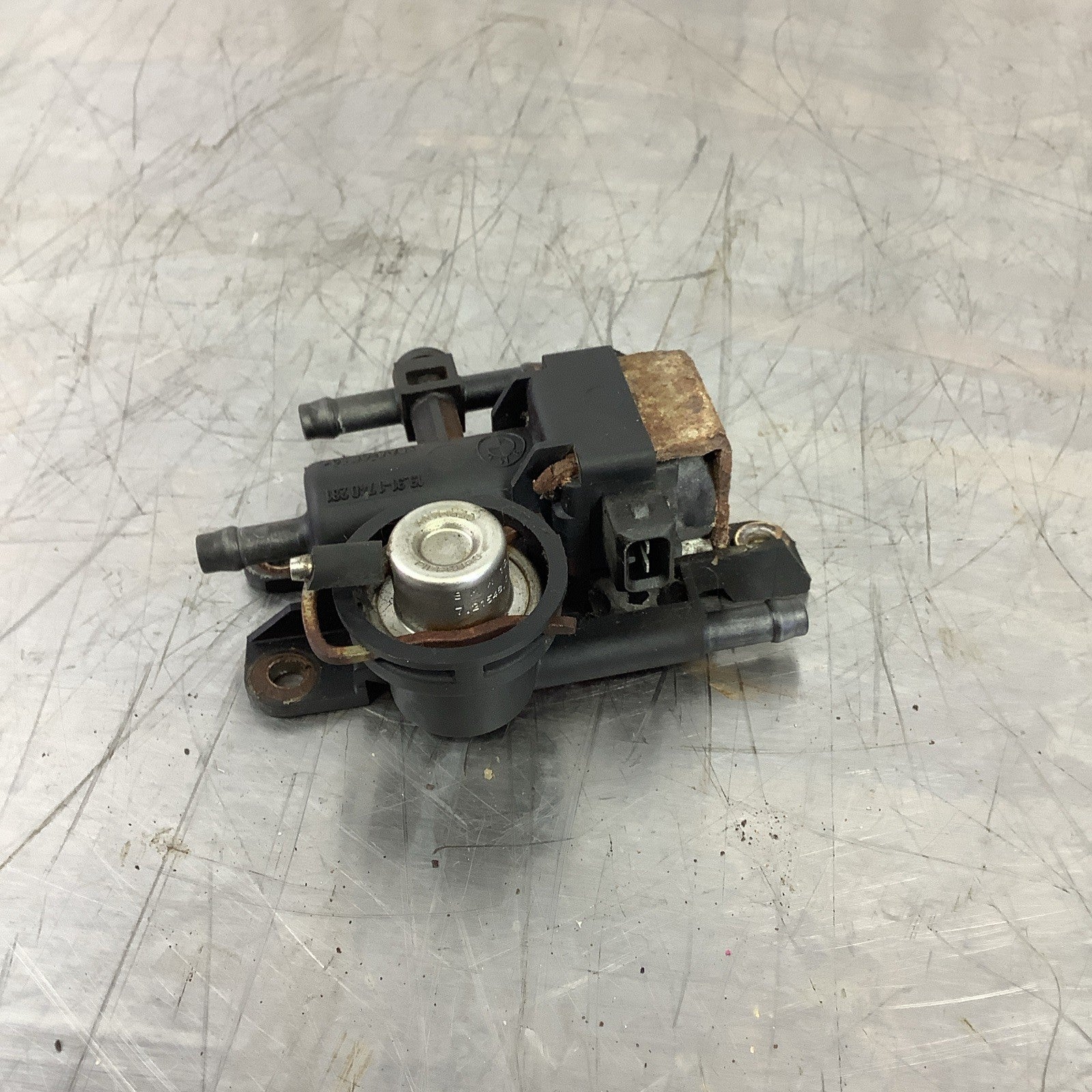92-02 BMW E36 E38 E39 328 M3 Z3 Fuel Pressure Regulator Control Valve 3/2 OEM✅