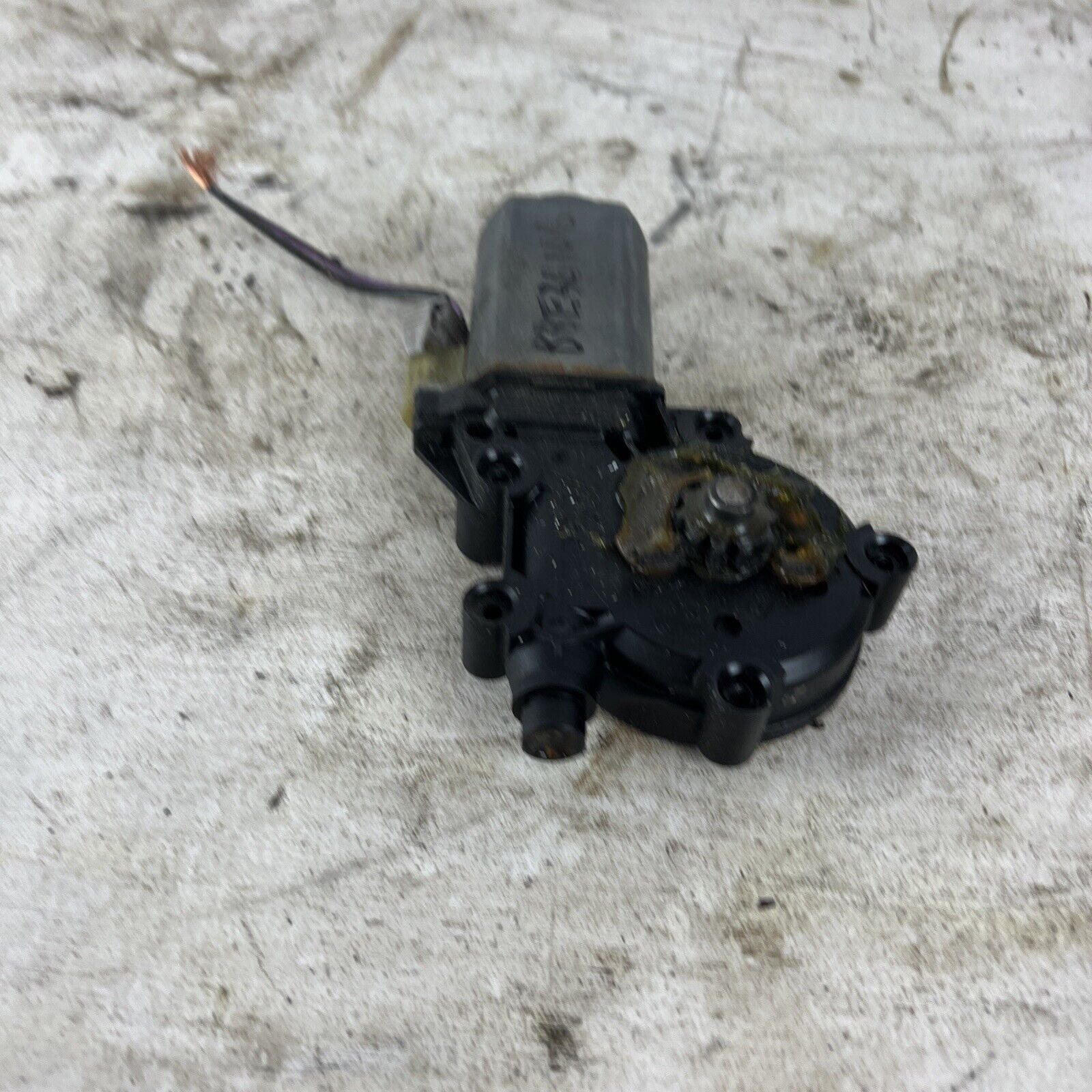 BMW E36 96-99 3-series Window Motor Part 0130821276  680-187498-000