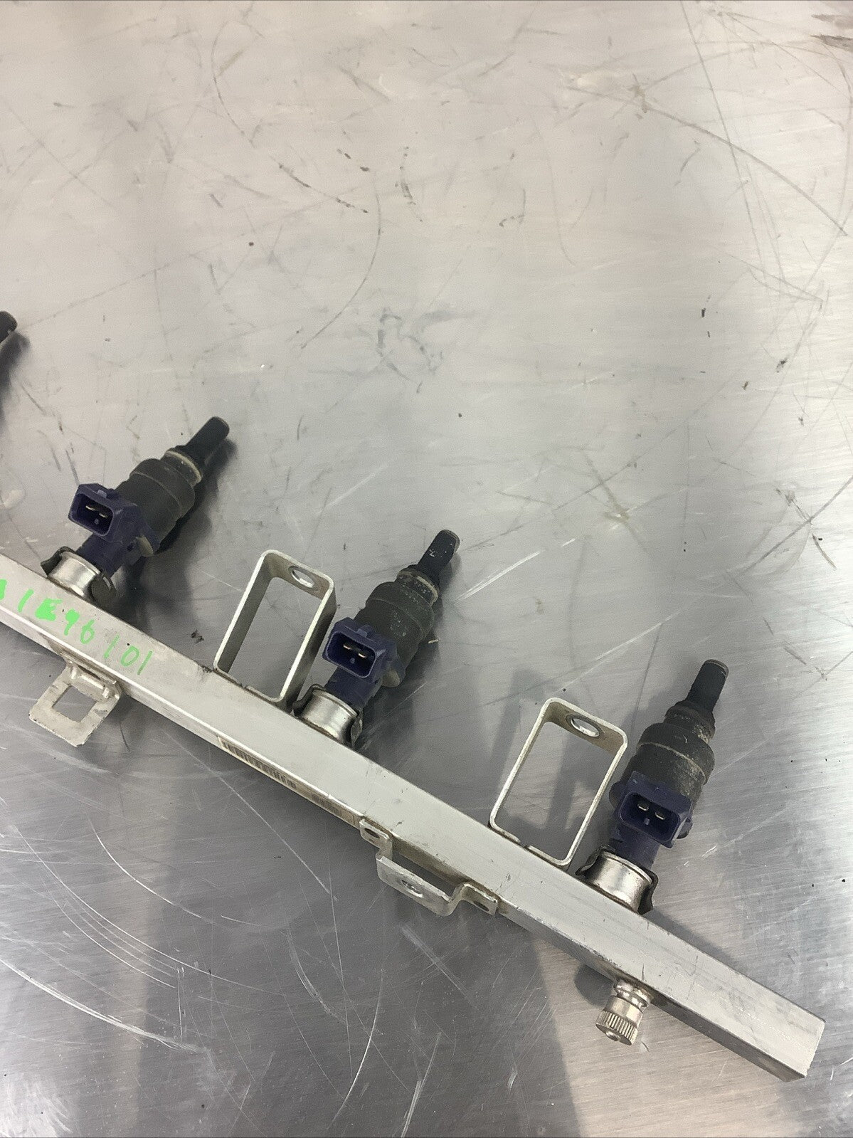 2001-05 BMW E46 330i 330ci E39 530i E53 X3 M54 ENGINE FUEL INJECTORS 1437442 #01