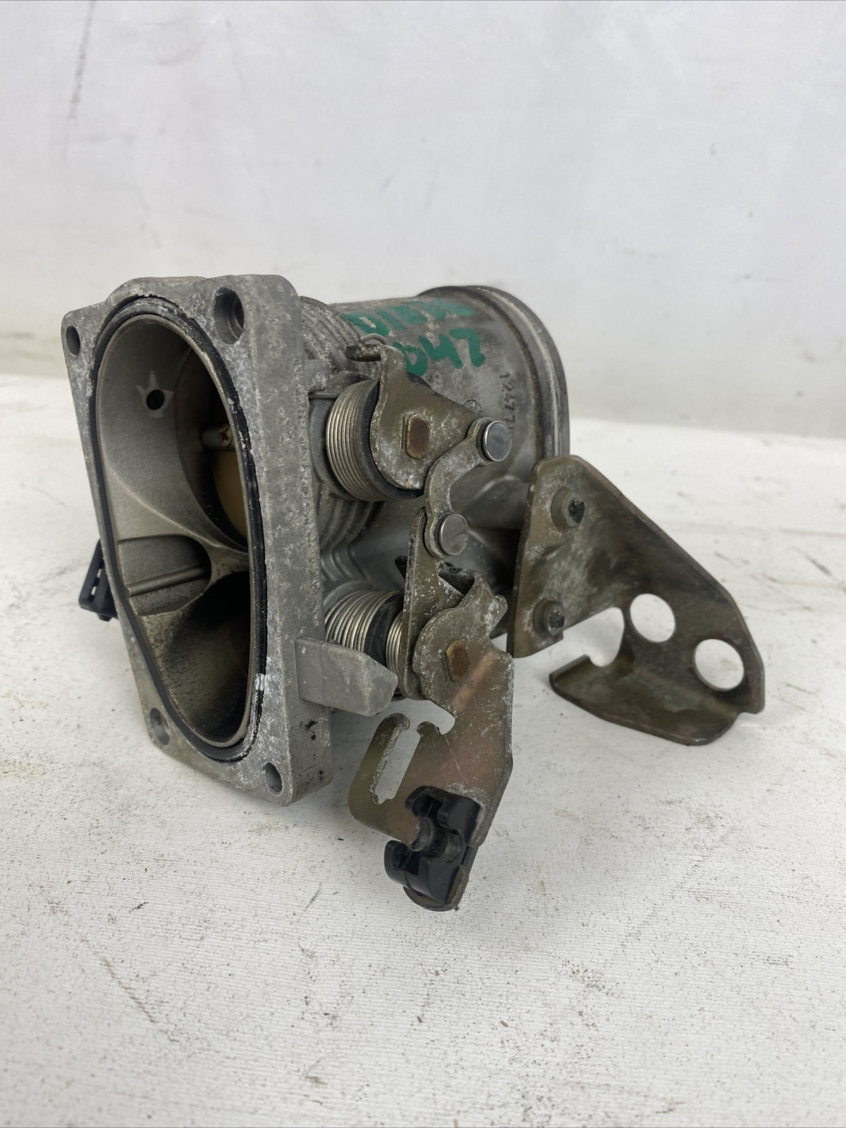 96 - 99 BMW E36/7 Z3 318I 1.9L M44 ENGINE THROTTLE BODY OEM
