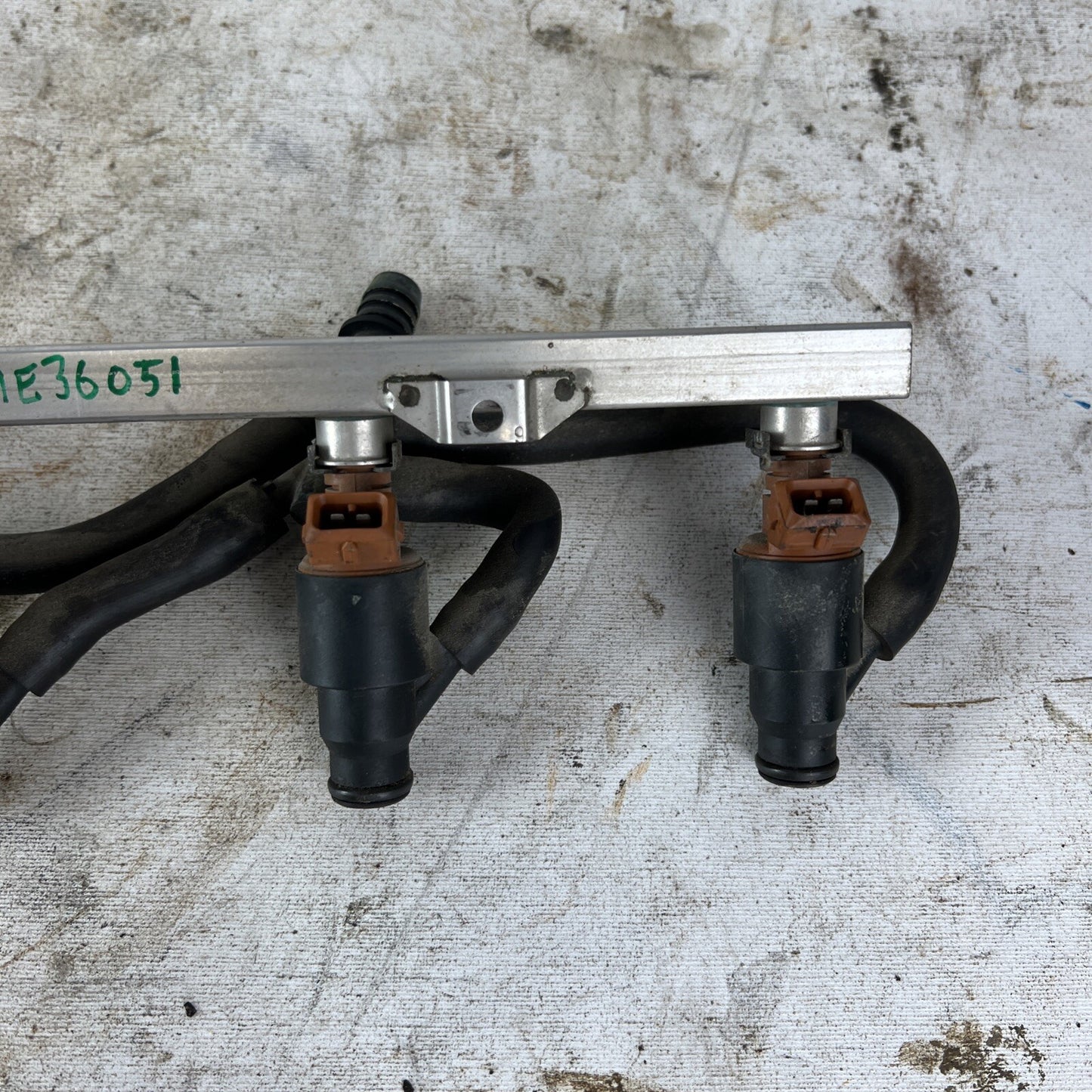 Used 1995-2000 BMW E36 318i 318ti M44 Fuel Rail w/ Injectors 1433519 0280151053