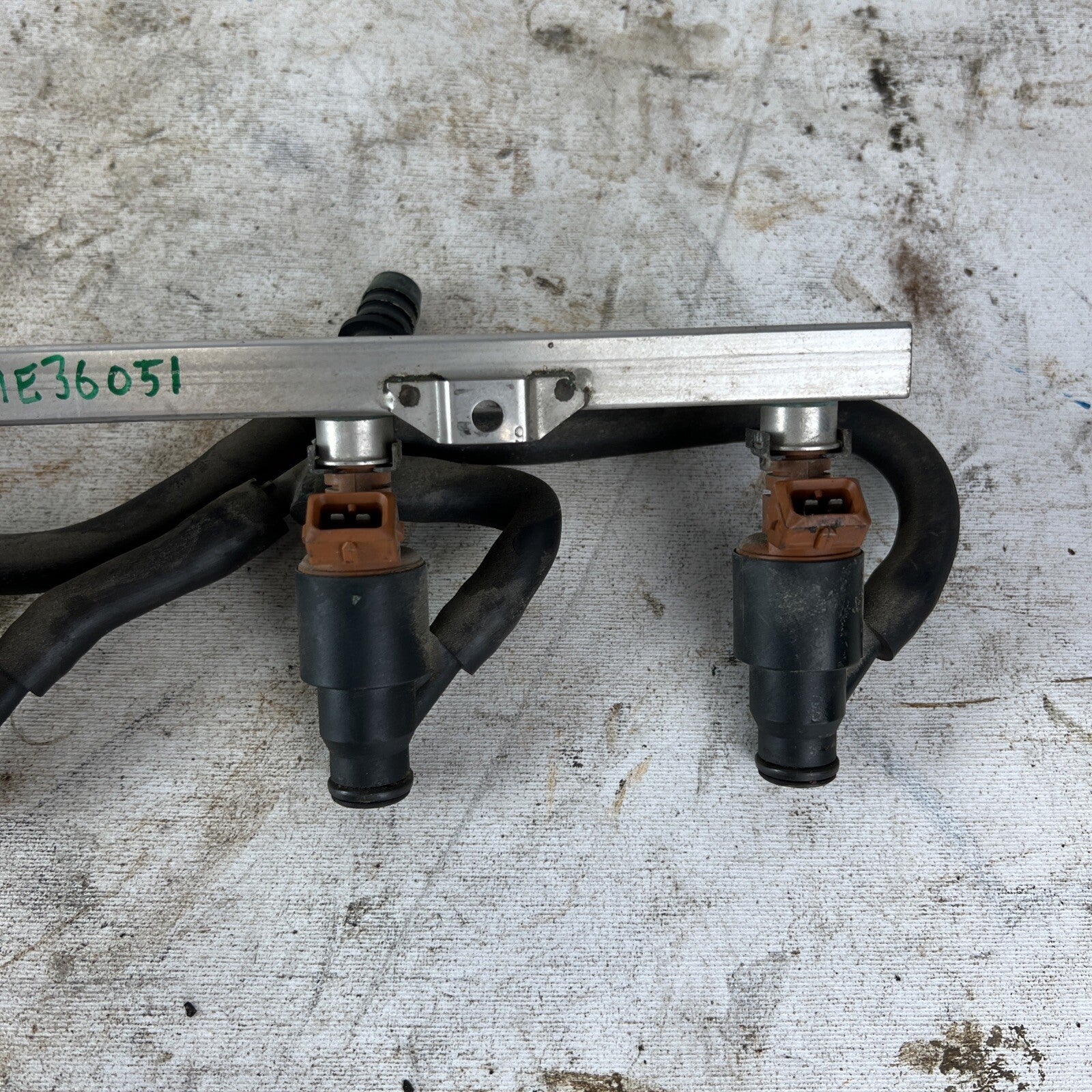 Used 1995-2000 BMW E36 318i 318ti M44 Fuel Rail w/ Injectors 1433519 0280151053