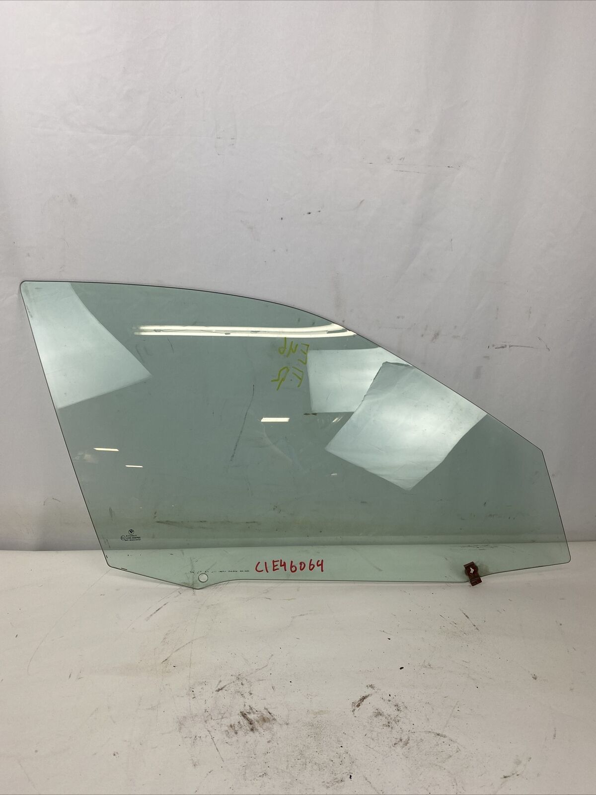 1999-2005 BMW 3 Series Sedan Right Front Door Glass Green 51338196026 E46