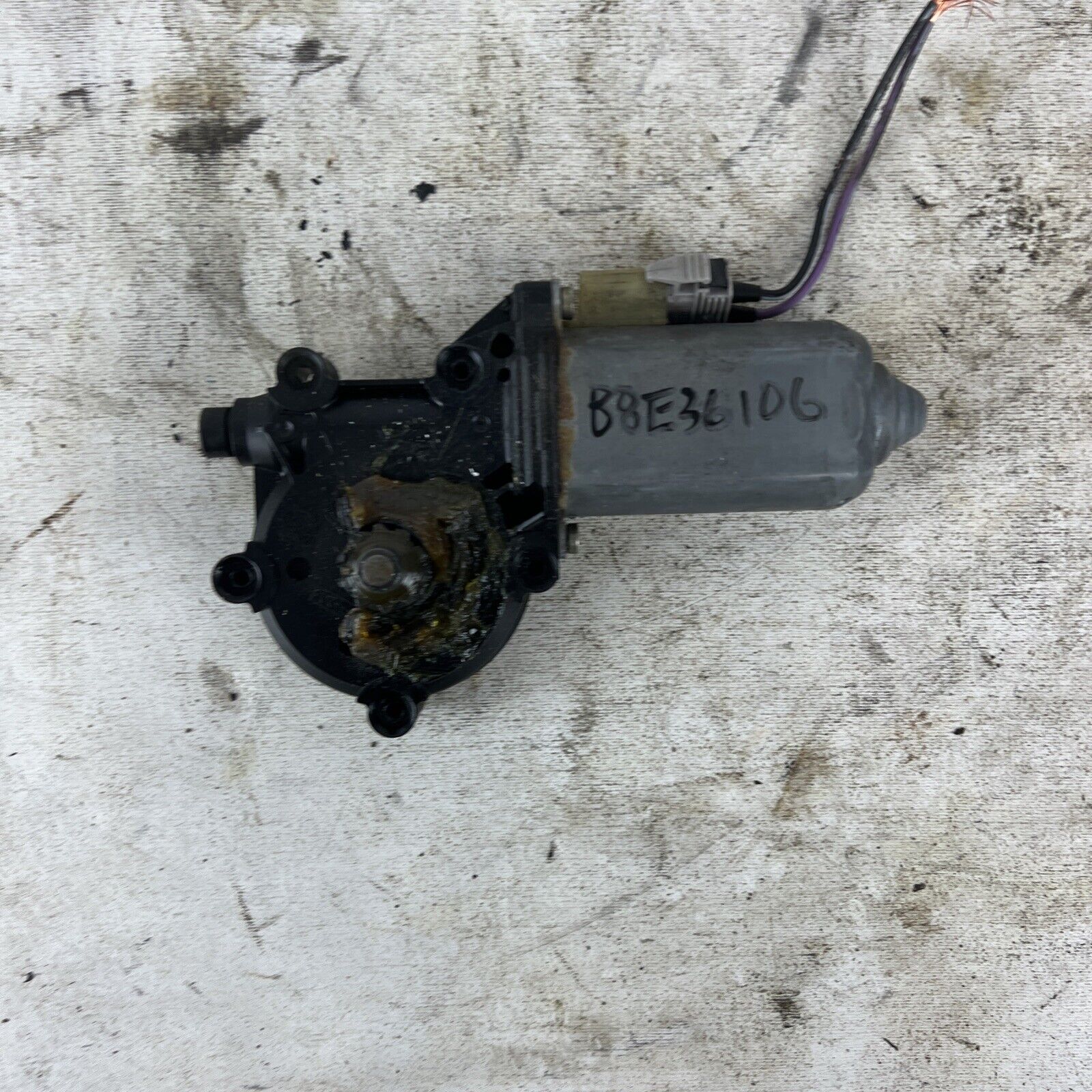 BMW E36 96-99 3-series Window Motor Part 0130821276  680-187498-000