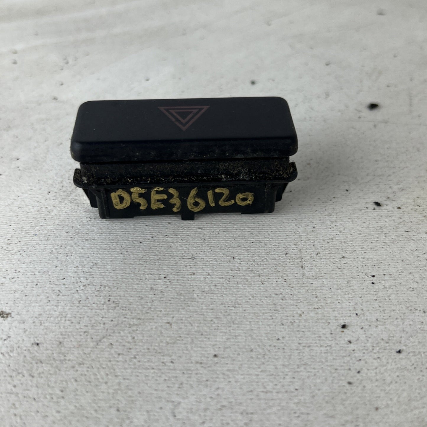 BMW E31 E32 E34 E36 740i 535i 325i 840i M5 M3 318i 530 Hazard Emergency Switch💯