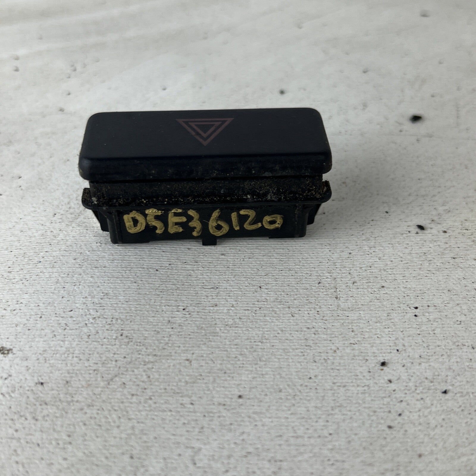 BMW E31 E32 E34 E36 740i 535i 325i 840i M5 M3 318i 530 Hazard Emergency Switch💯