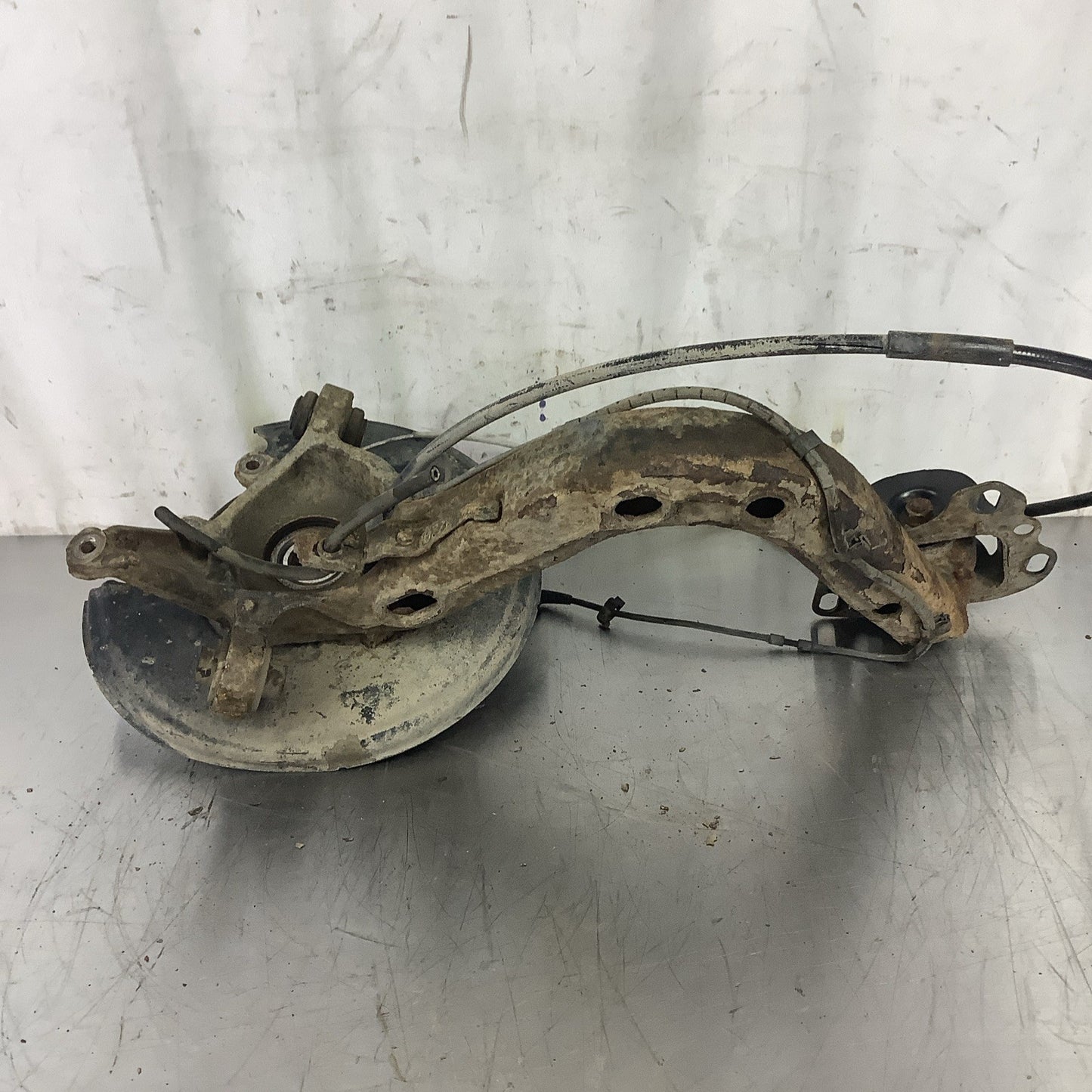 ☑️ BMW E46 Trailing Arm Hub Left Driver OEM 01-06 330i 330ci 330xi 325xi