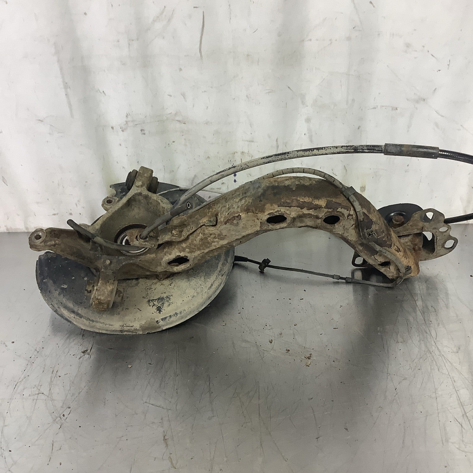 ☑️ BMW E46 Trailing Arm Hub Left Driver OEM 01-06 330i 330ci 330xi 325xi