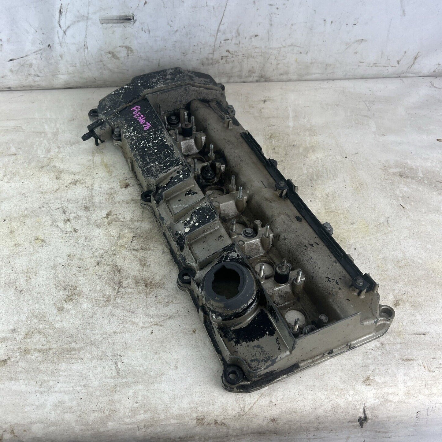 91-92 BMW E34 E36 325 525 Non Vanos OEM Valve Cover 1738175