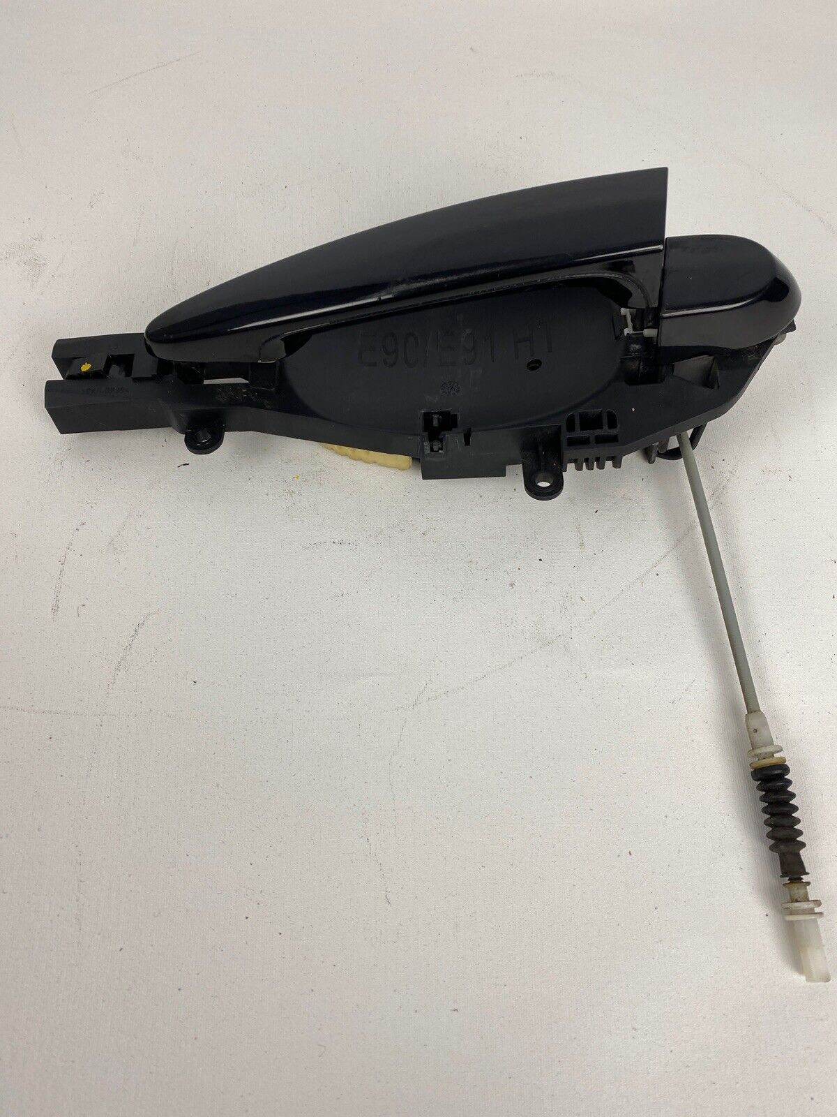 BMW E90 E91 3 SERIES OUTSIDE DOOR HANDLE CARRIER REAR LEFT OEM with Handle