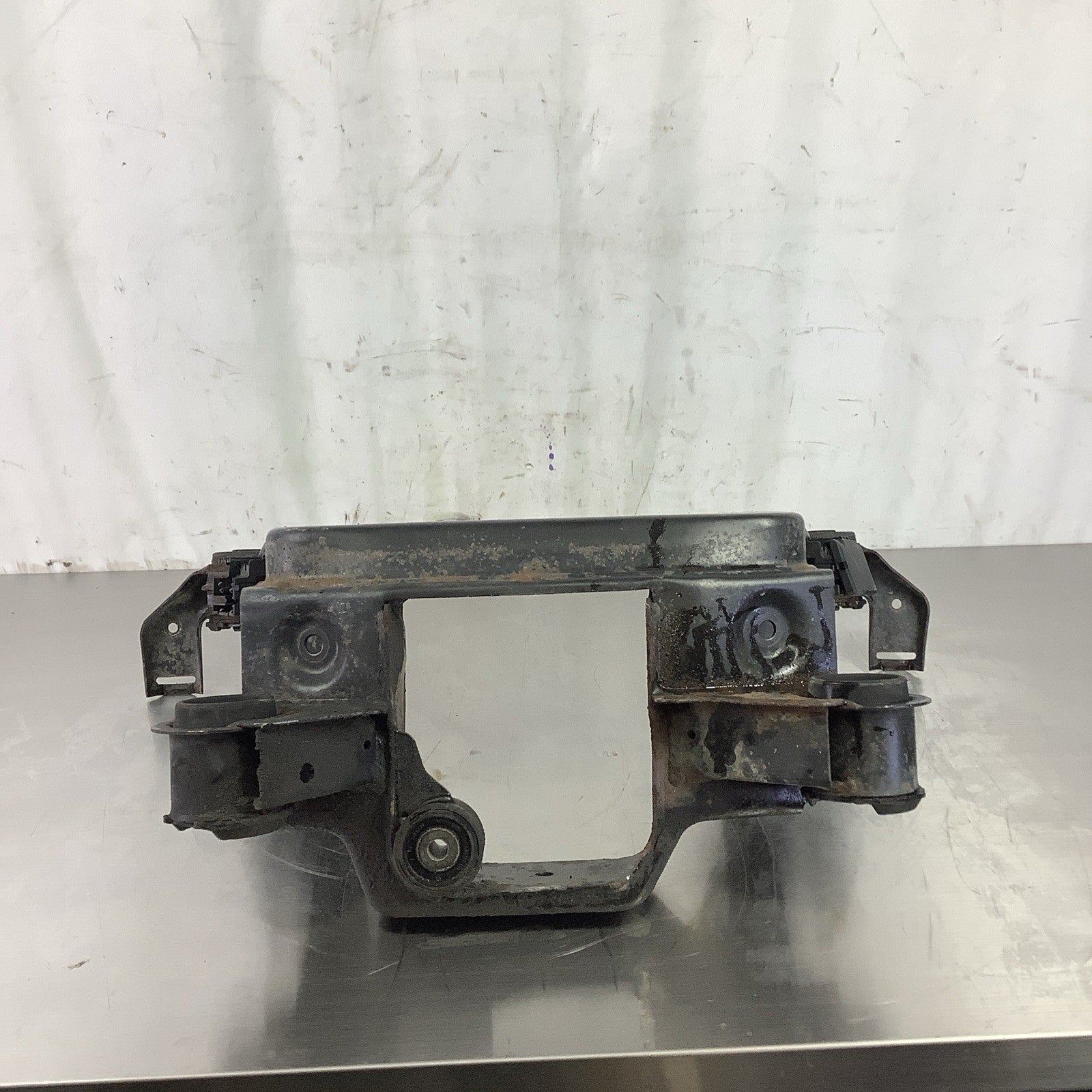 BMW E36 318 320 323 325 328 Rear Axle Carrier LSD Differential Housing Subframe