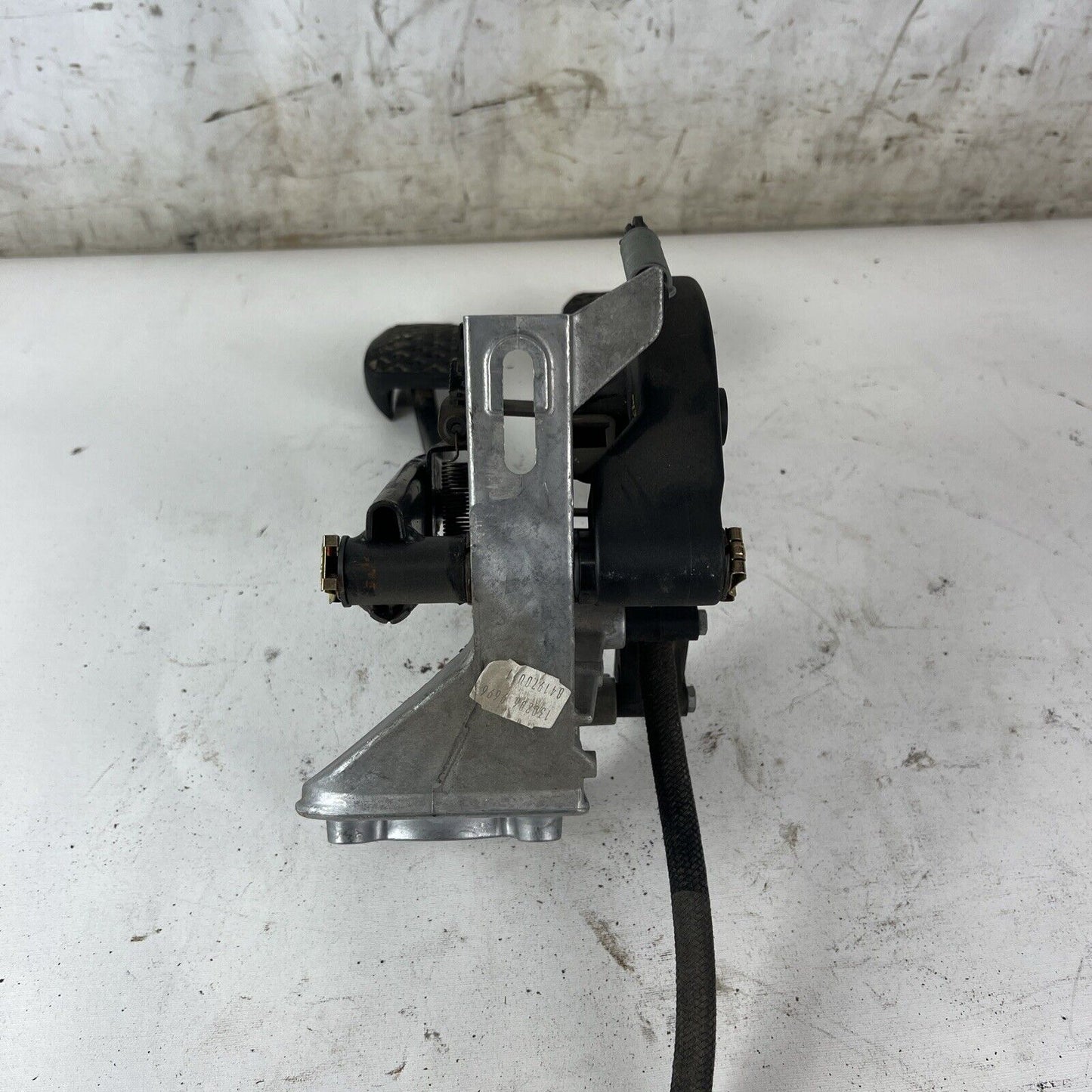 Bmw E46 3 Series MANUAL PEDAL ASSEMBLY / Clutch Pedal Assembly 323i 325i 330i M3