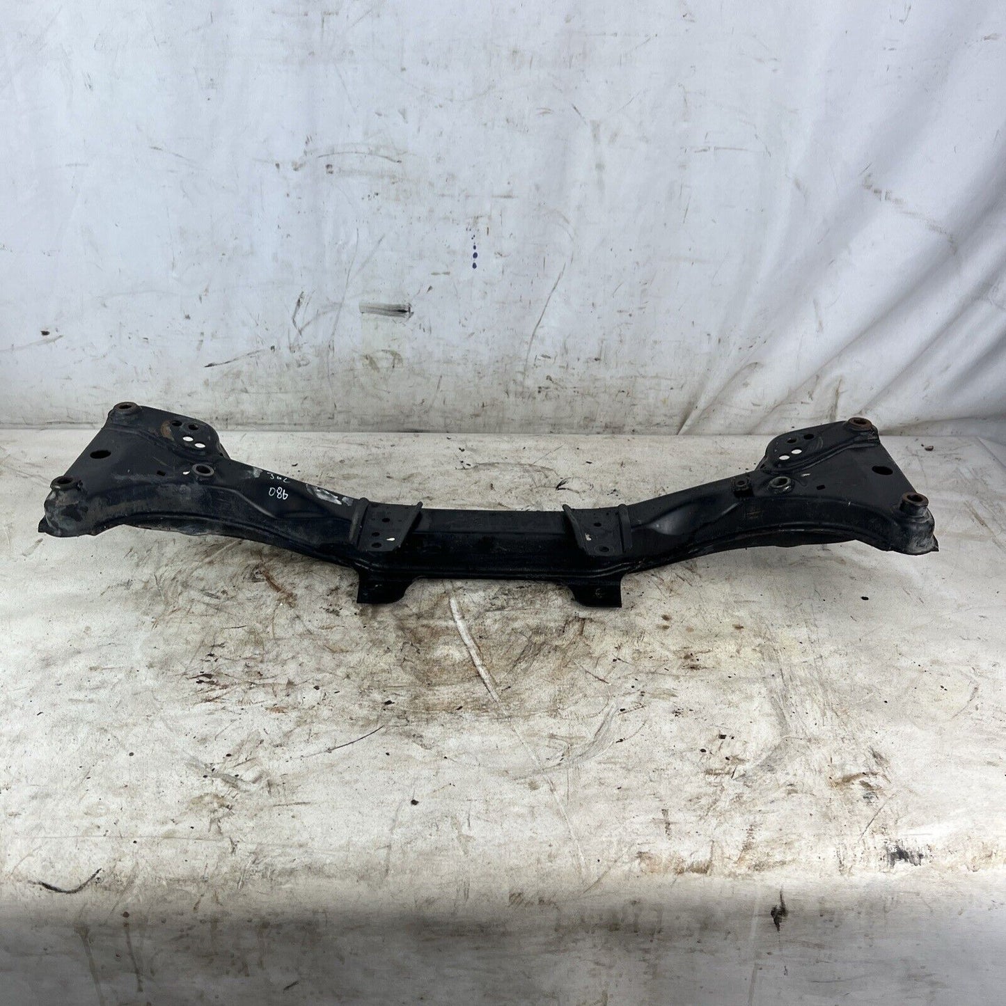 92-98 BMW 3-SERIES E36 FRONT AXLE SUPPORT ENGINE MOTOR SUBFRAME CRADLE #086