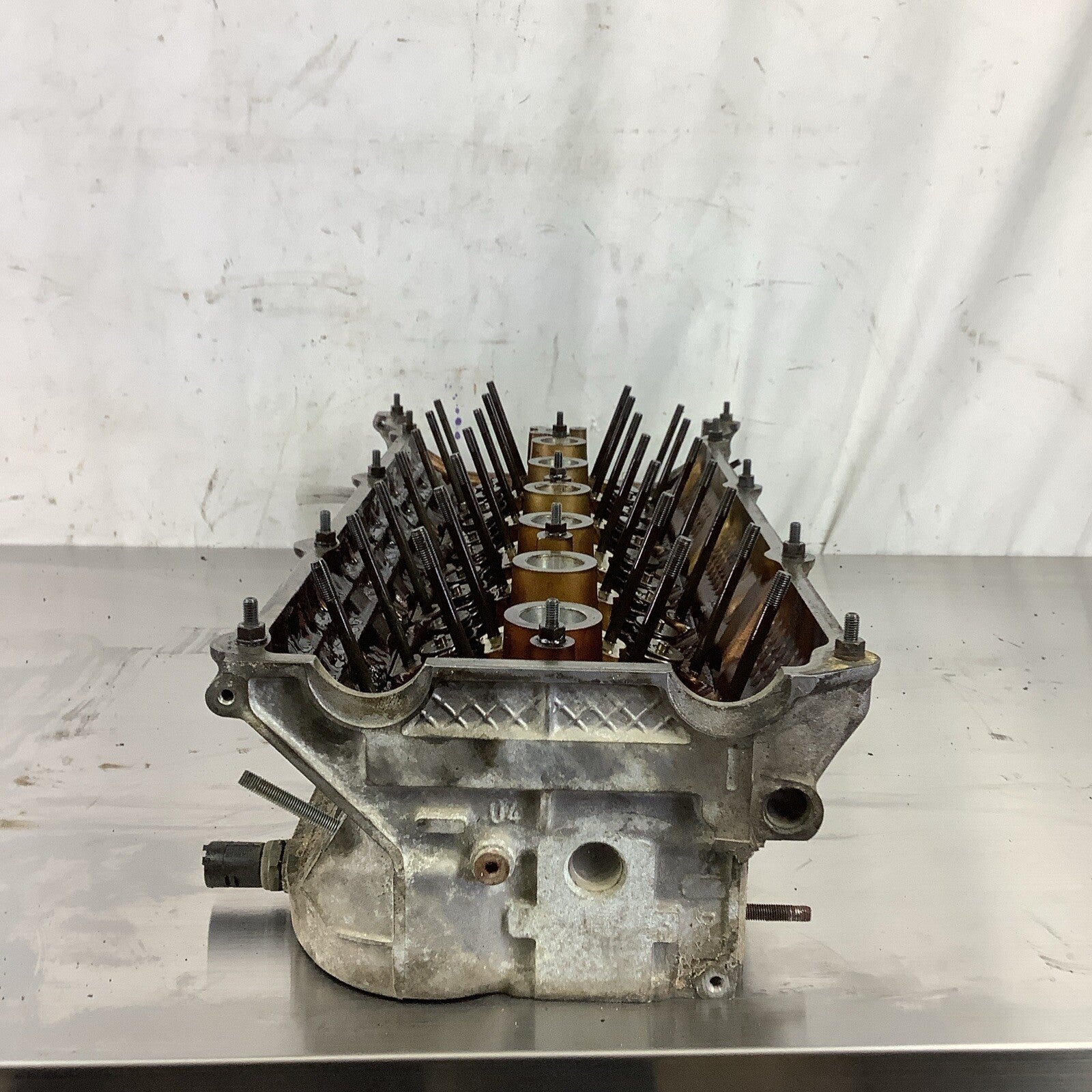 99-06 BMW  E39 E46 E60 E53 E83 E85 2.5L/2.8L/3.0L  M52TU M54 CYLINDER HEAD #061