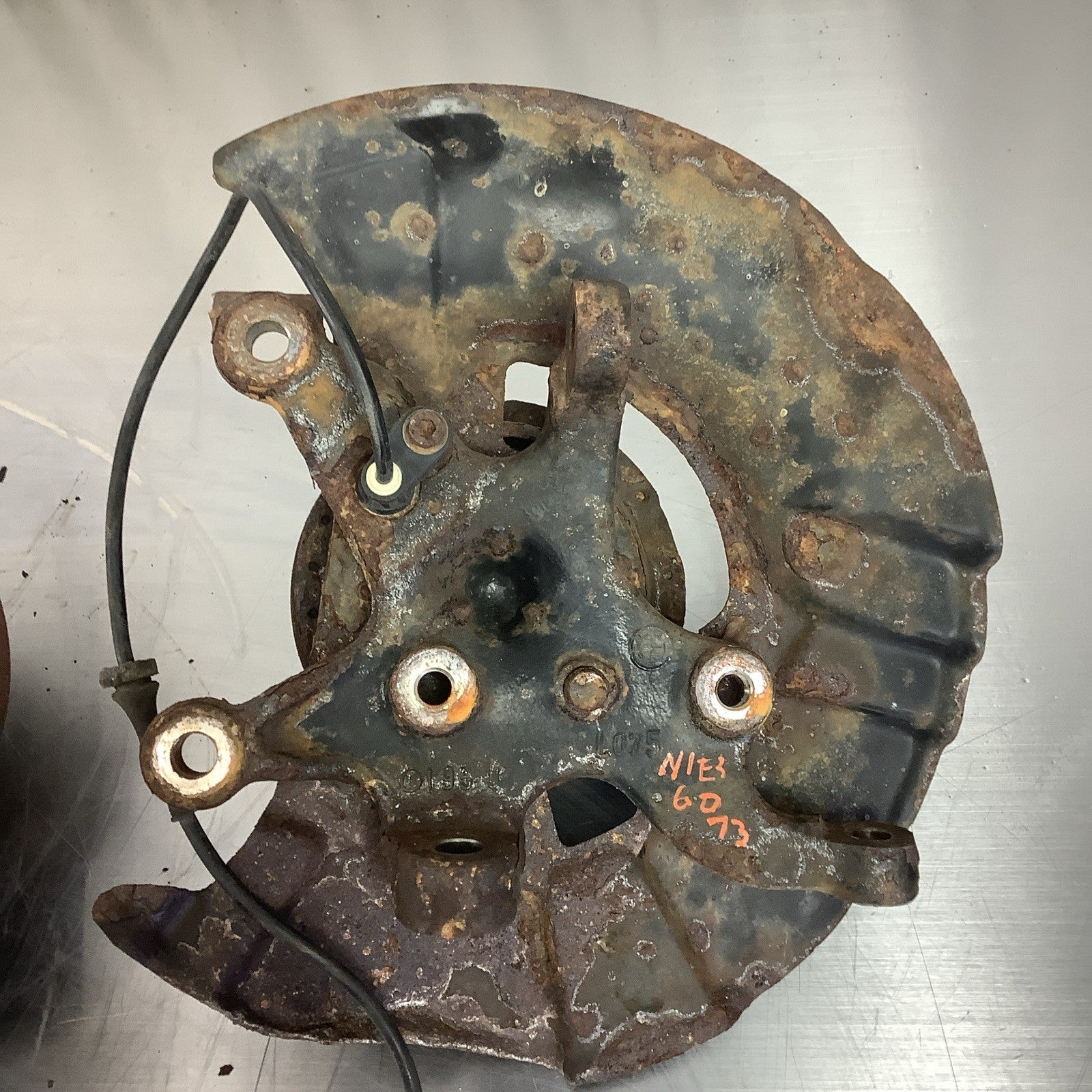 BMW E36 318 323 325 328 FRONT PASSENGER & DRIVER WHEEL HUB KNUCKLE SPINDLE #073