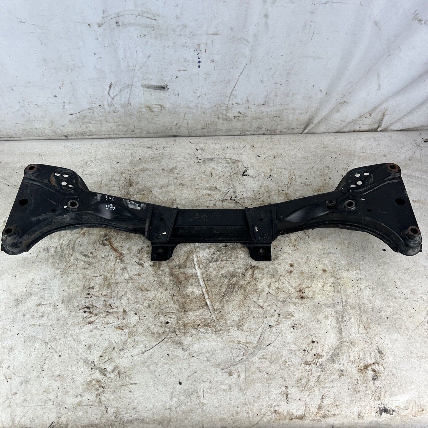 92-98 BMW 3-SERIES E36 FRONT AXLE SUPPORT ENGINE MOTOR SUBFRAME CRADLE #086