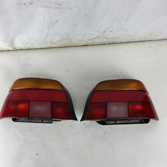 97-00 BMW E39 540i 528i PAIR REAR BRAKE TAIL LIGHT LAMPS OEM 8358033