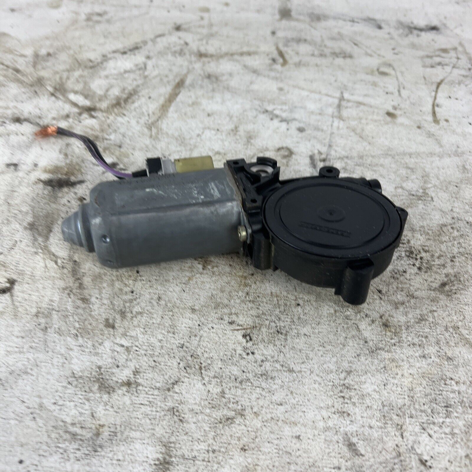 BMW E36 96-99 3-series Window Motor Part 0130821276  680-187498-000