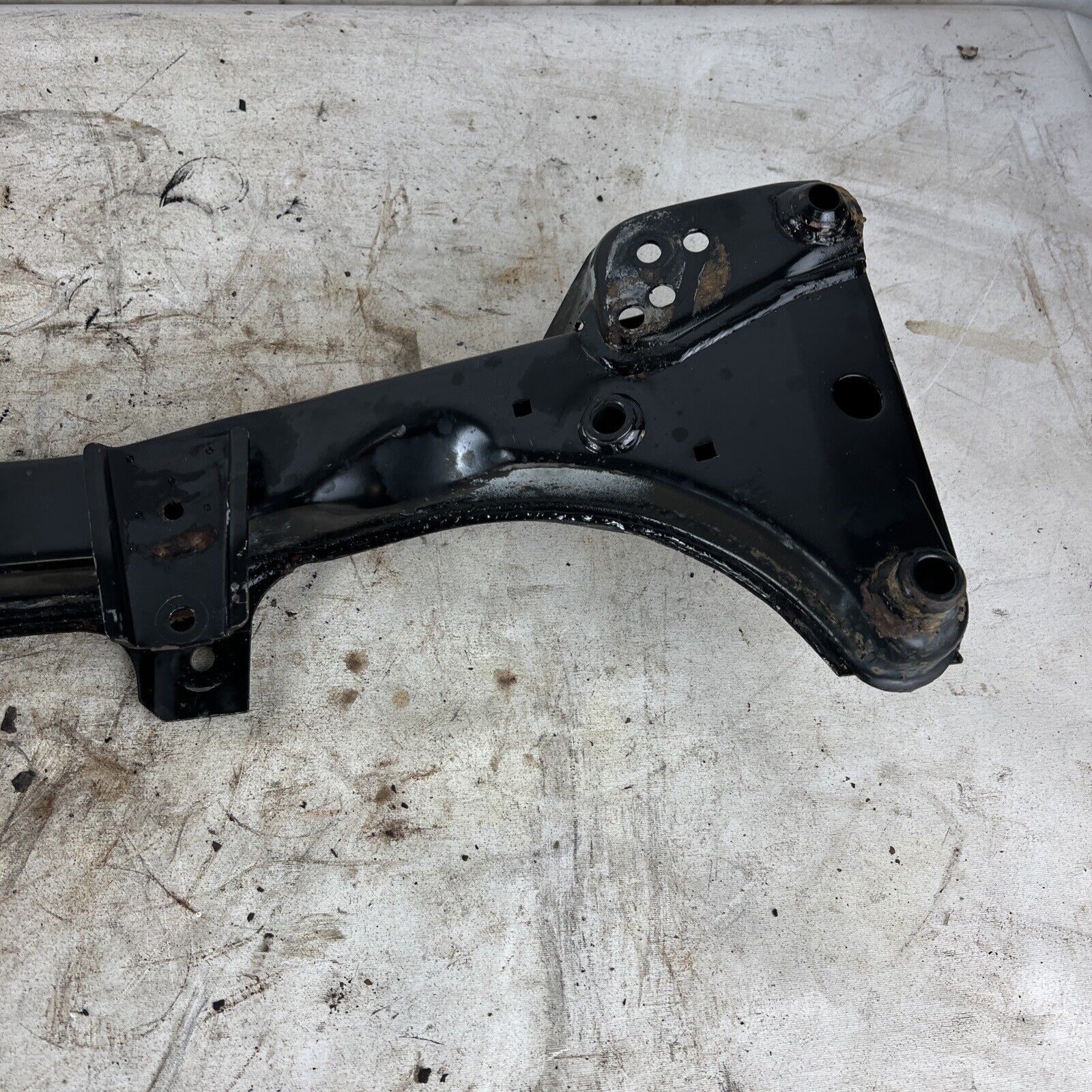 92-98 BMW 3-SERIES E36 FRONT AXLE SUPPORT ENGINE MOTOR SUBFRAME CRADLE #088