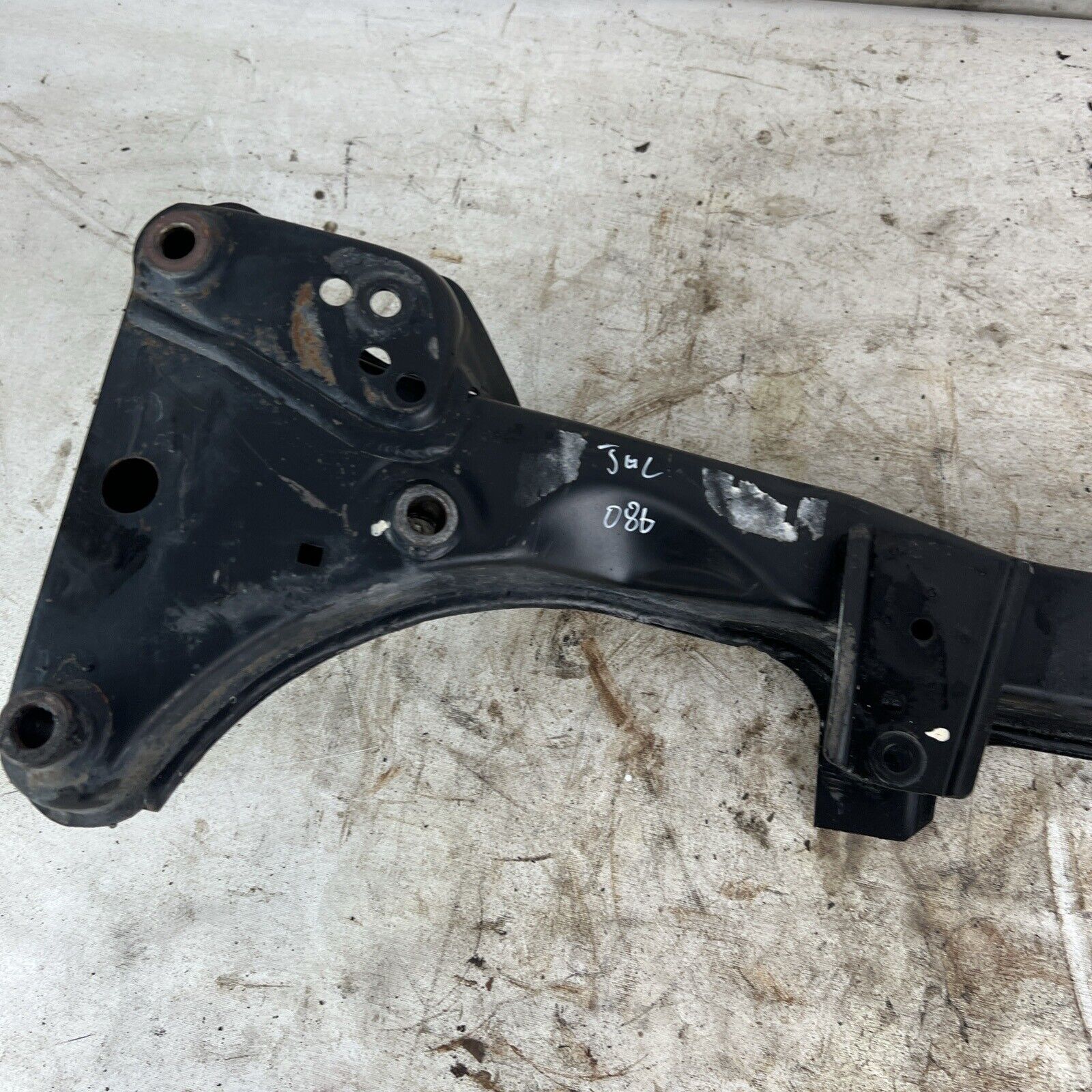 92-98 BMW 3-SERIES E36 FRONT AXLE SUPPORT ENGINE MOTOR SUBFRAME CRADLE #086