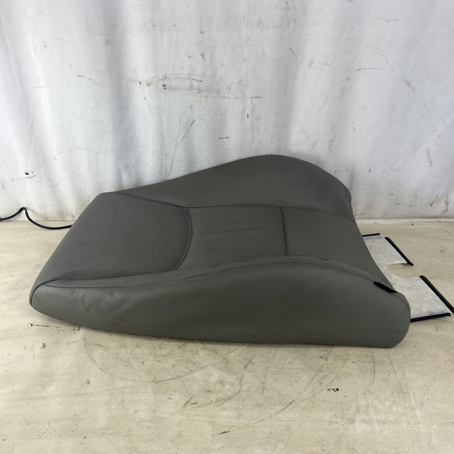 BMW E90 328 FRONT RIGHT PASSENGER SIDE SEAT UPPER BACKREST CUSHION COVER OEM