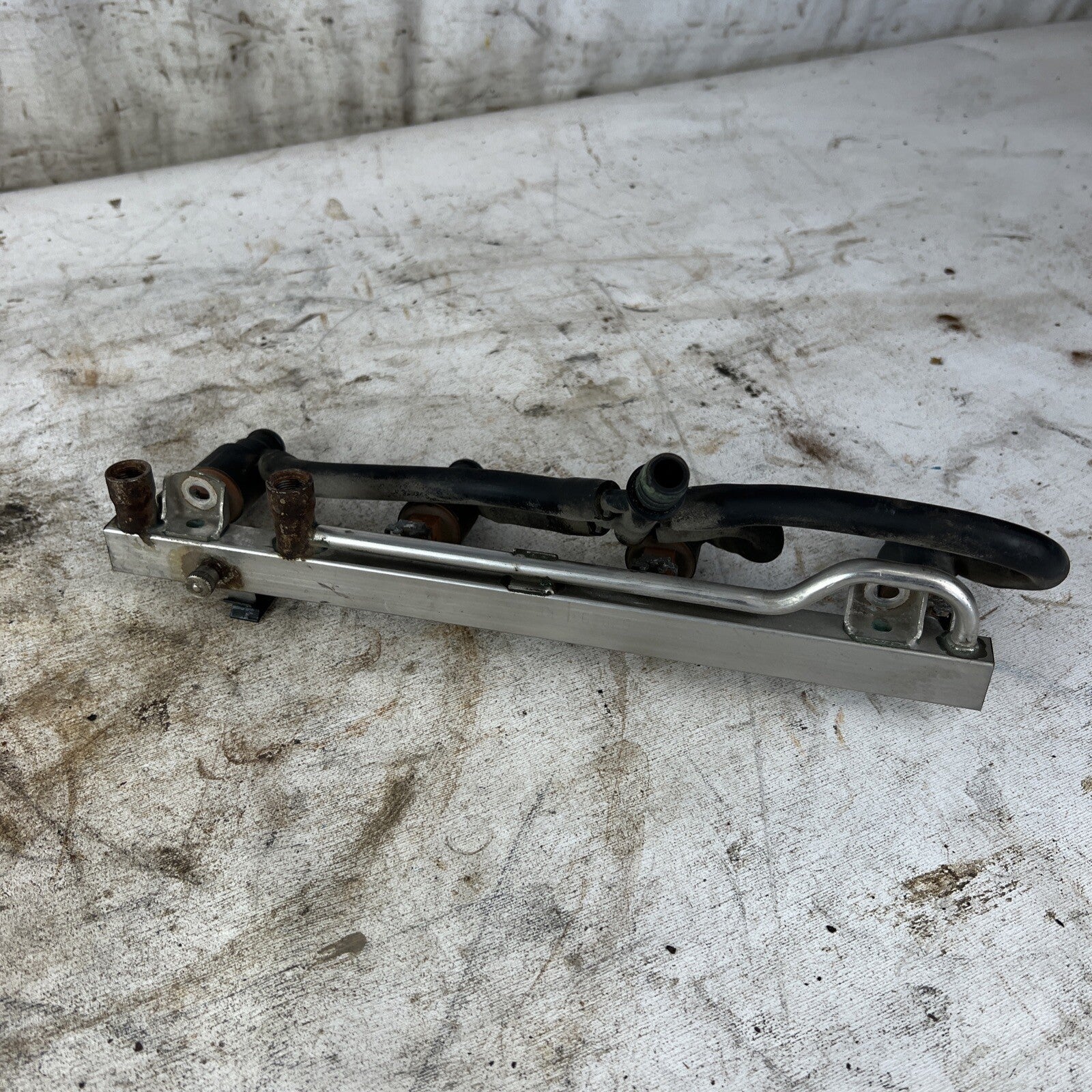 Used 1995-2000 BMW E36 318i 318ti M44 Fuel Rail w/ Injectors 1433519 0280151053