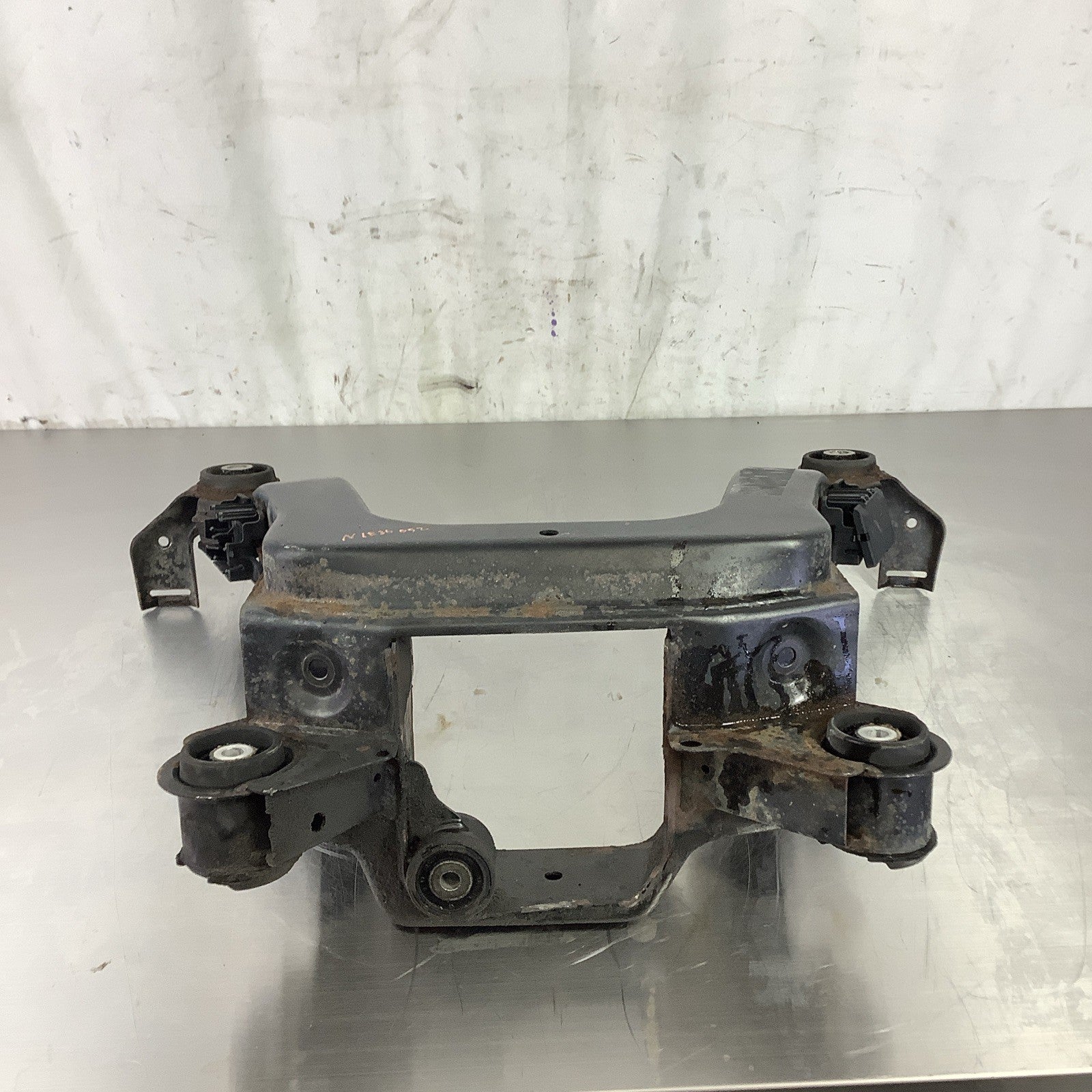 BMW E36 318 320 323 325 328 Rear Axle Carrier LSD Differential Housing Subframe