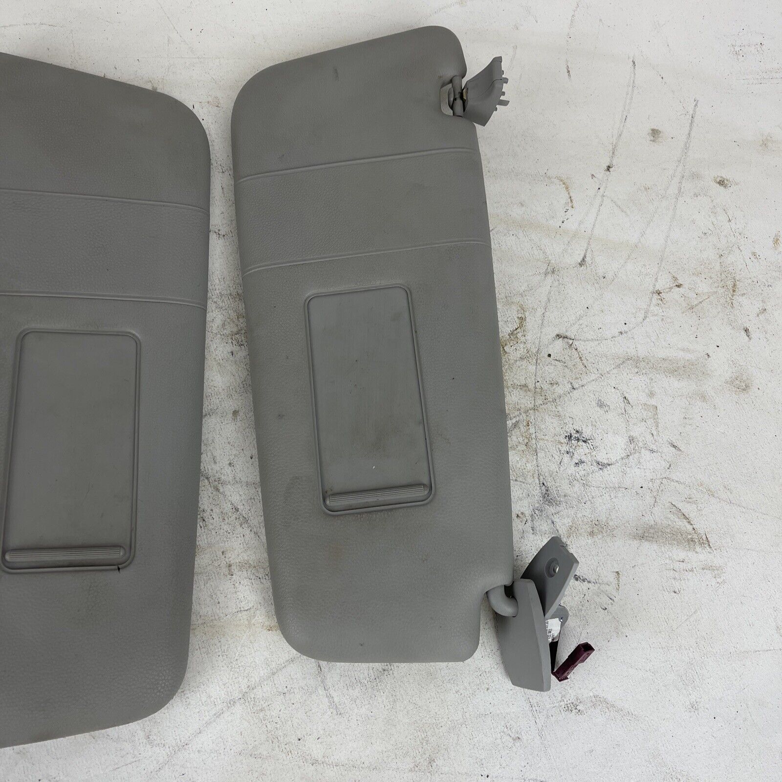 04-10 BMW 530i 525i 545i 535i 550i 528i  E60 Shade Sun Visor Left Right Set Gray