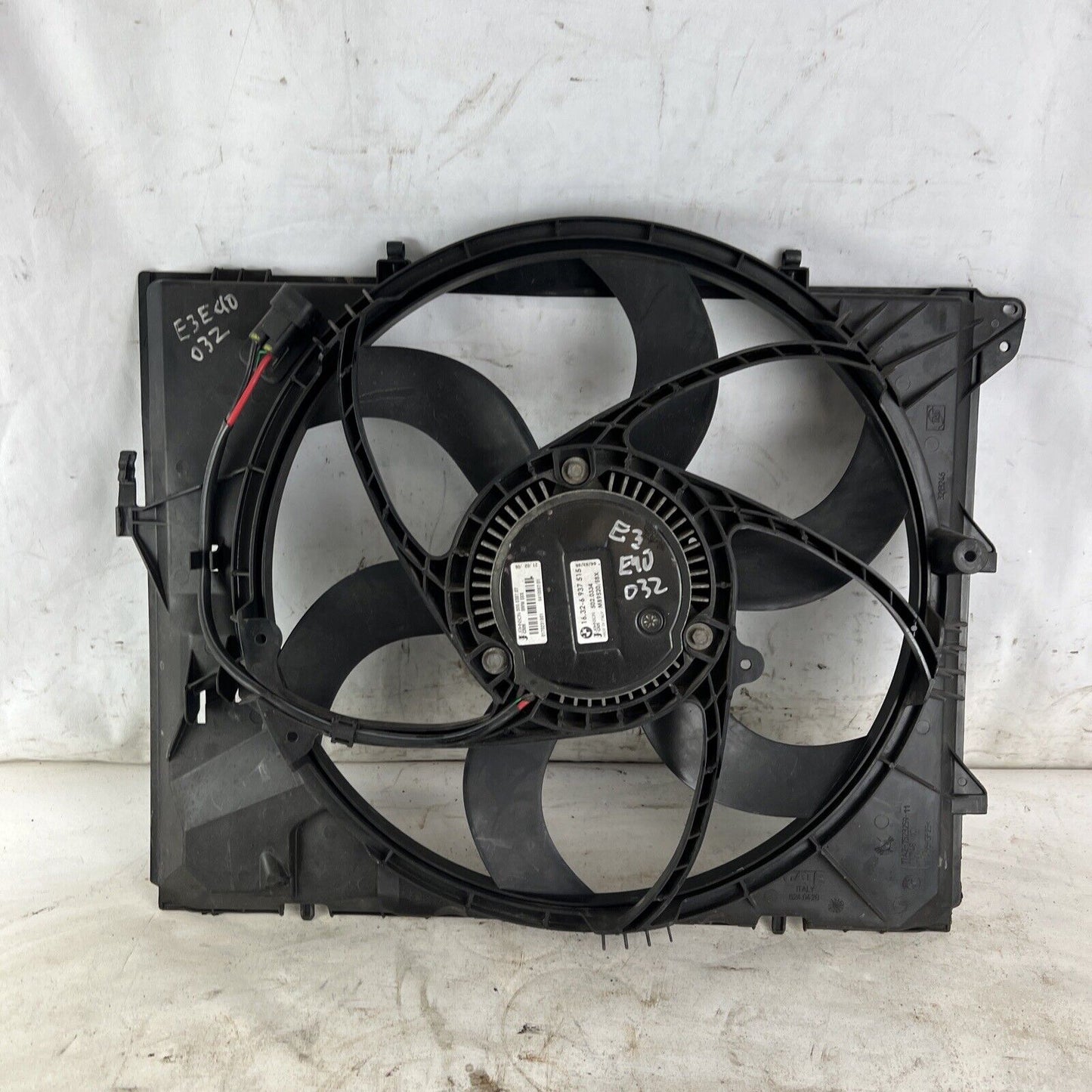 2006-2013 BMW 325i 328i 330i Z4 (E87 E89 E90 E91) M/T 3.0L N52 400W COOLING FAN