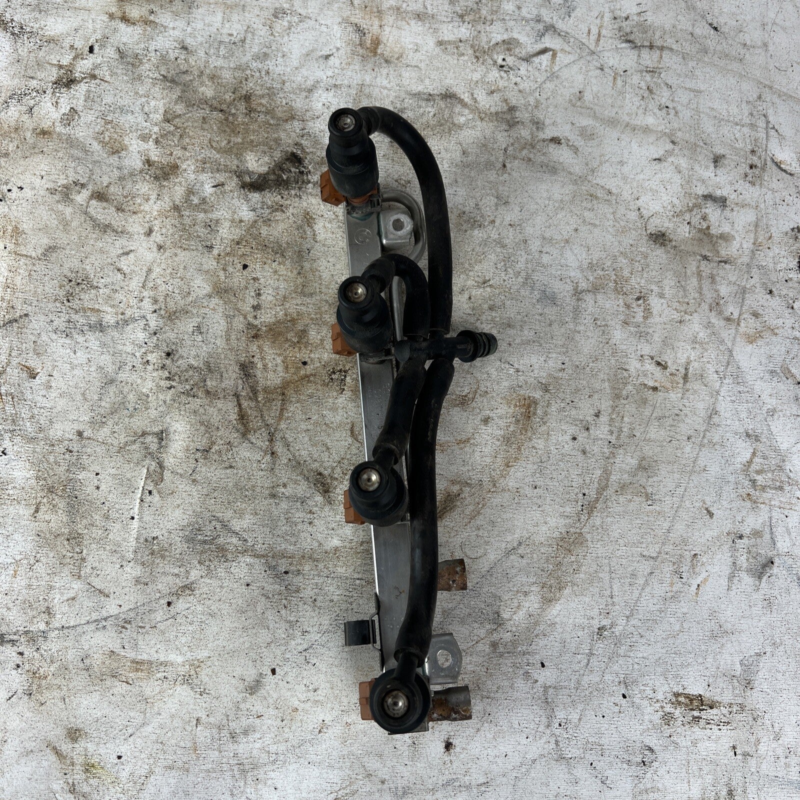 Used 1995-2000 BMW E36 318i 318ti M44 Fuel Rail w/ Injectors 1433519 0280151053