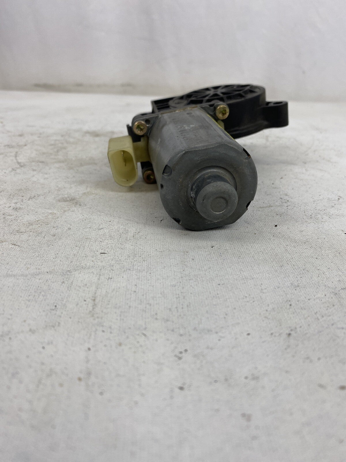 BMW FRONT LEFT WINDOW REGULATOR MOTOR DRIVE GEAR BROSE OEM E46 3 SERIES
