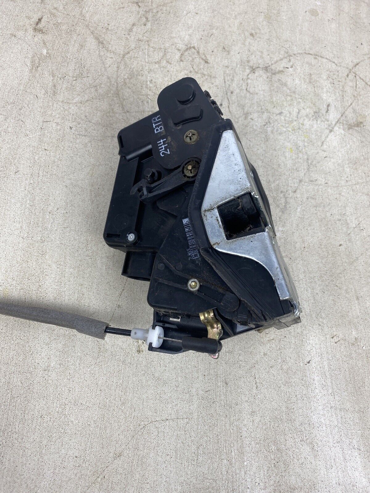 BMW E46 330i 325i SEDAN PASSENGER RIGHT FRONT DOOR LOCK ACTUATOR 7011244 OEM