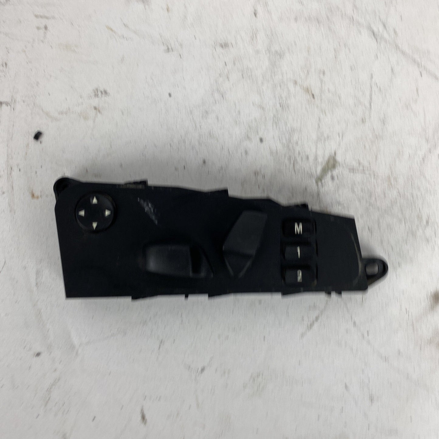 6926971 08-10 528i 535i 550i 08-13 X5 X6 FRONT LEFT SEAT ADJUSTMENT SWITCH