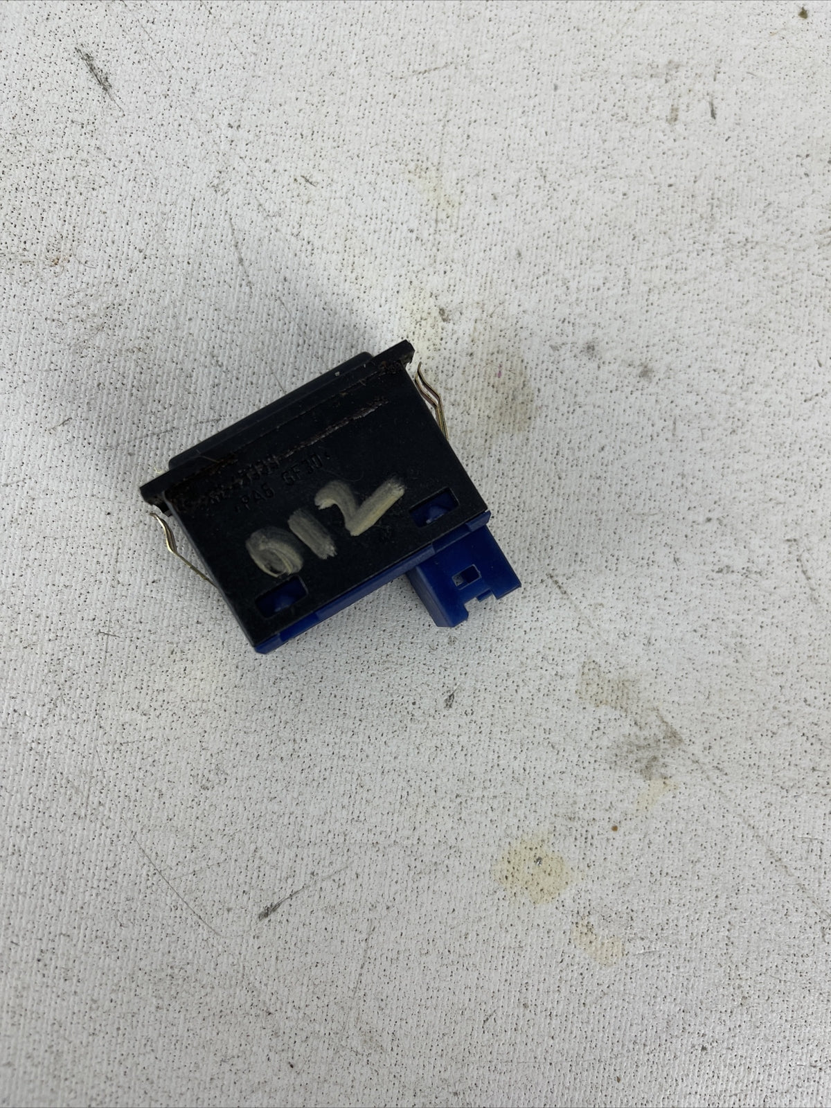 8363694 03052310 BMW E46 E38 E39 Automatic Stability Control ASC Switch Genuine